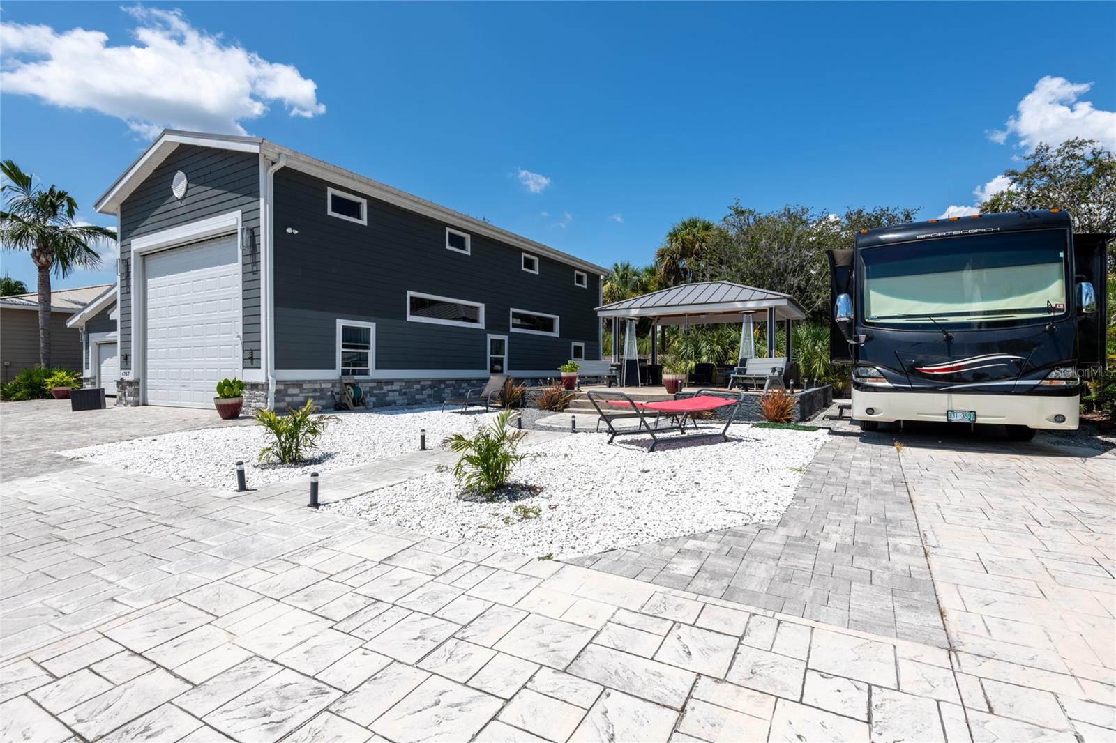 6757 AMANDA VISTA CIR