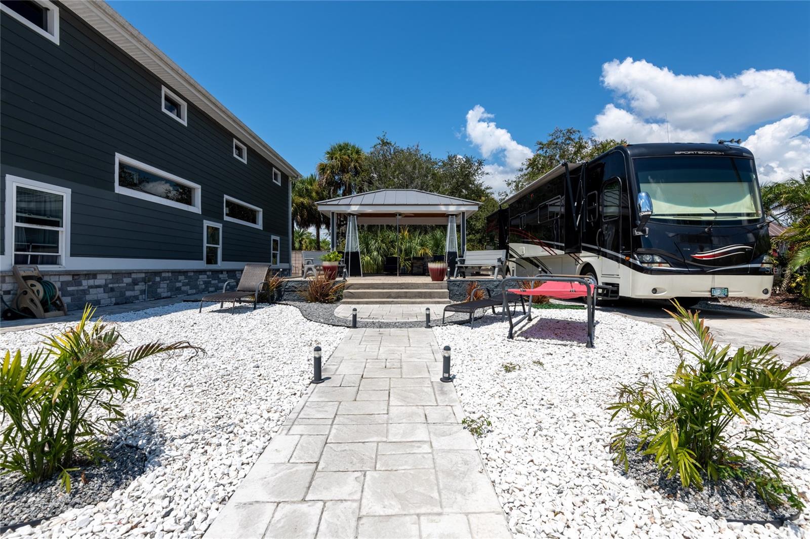 6757 AMANDA VISTA CIR