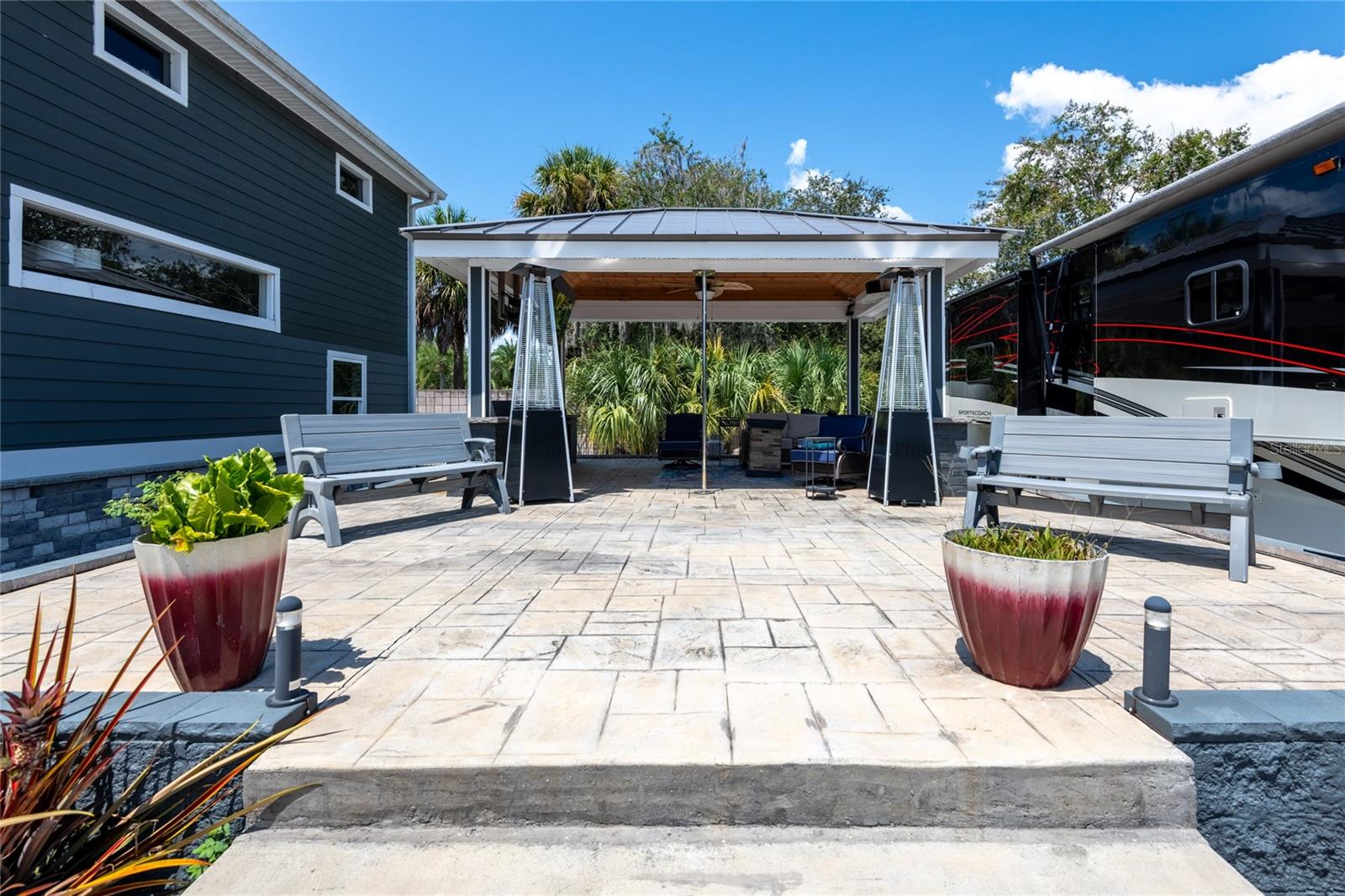 6757 AMANDA VISTA CIR