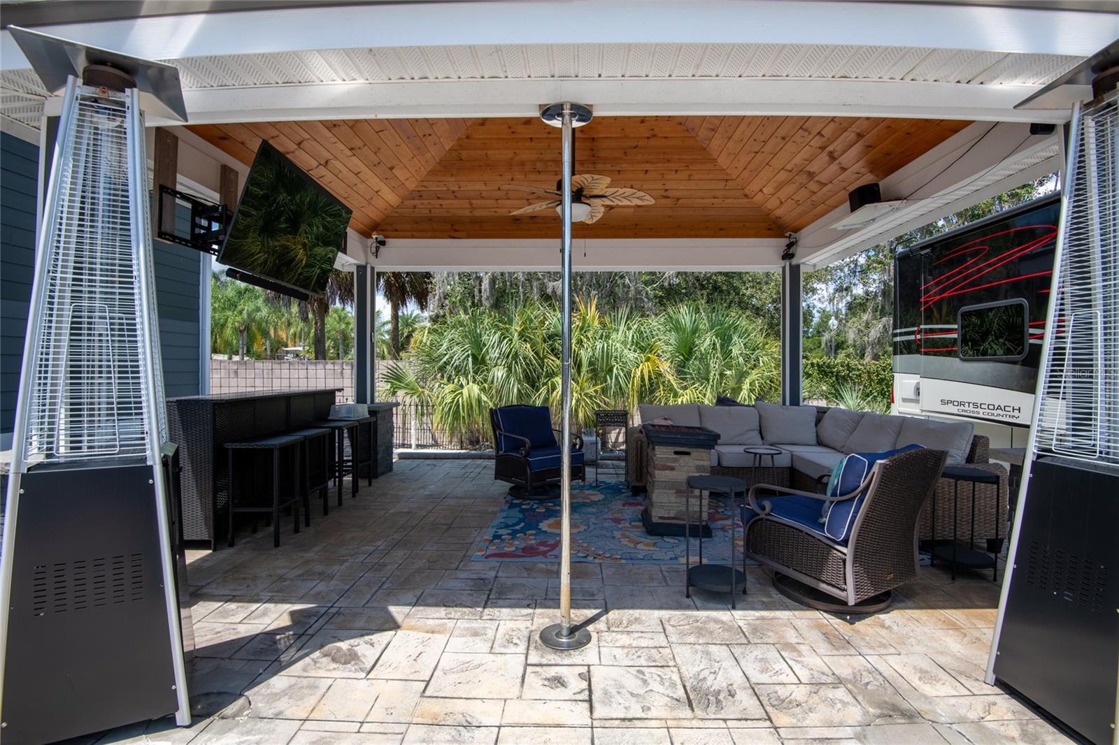 6757 AMANDA VISTA CIR