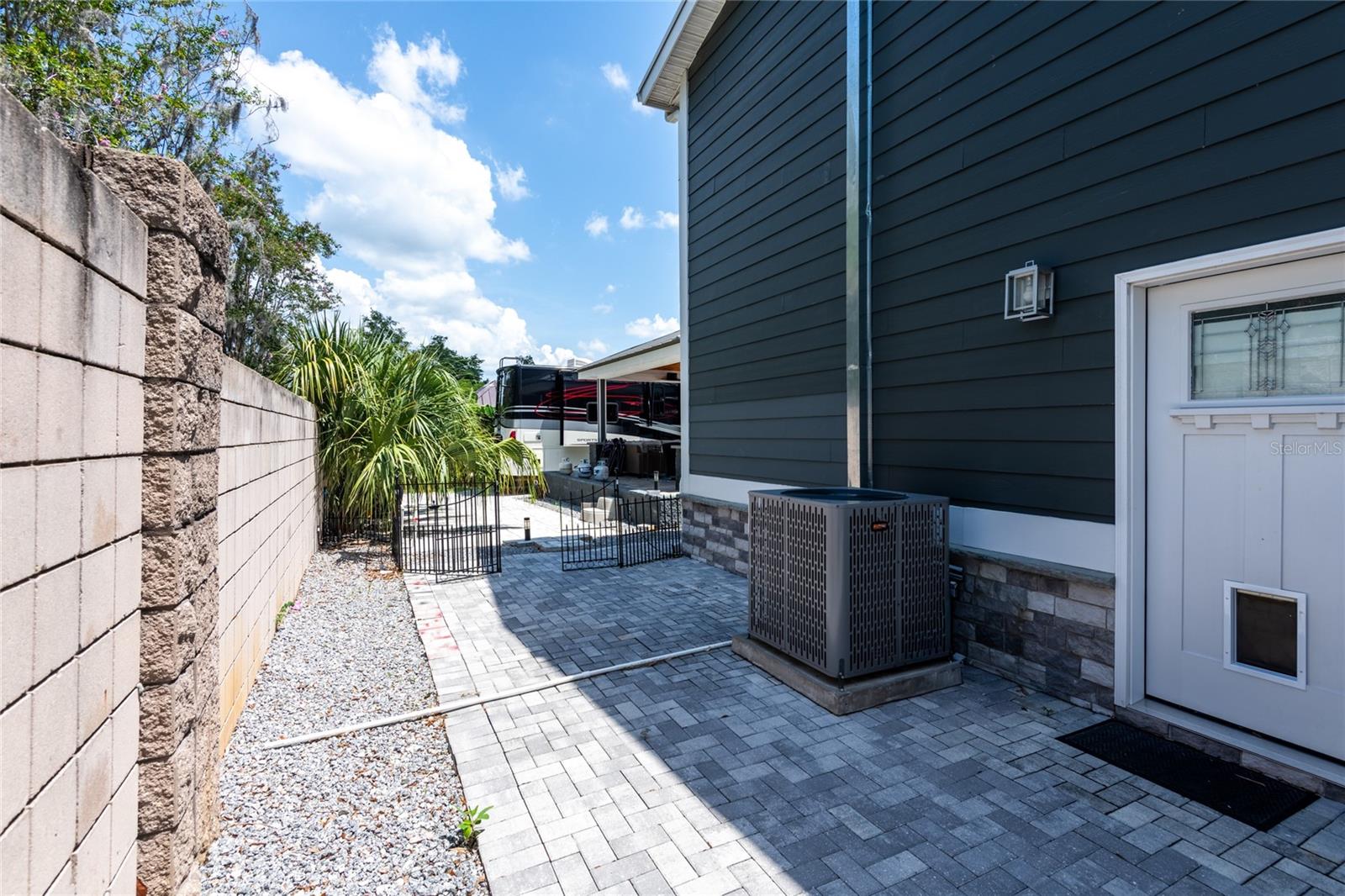 6757 AMANDA VISTA CIR