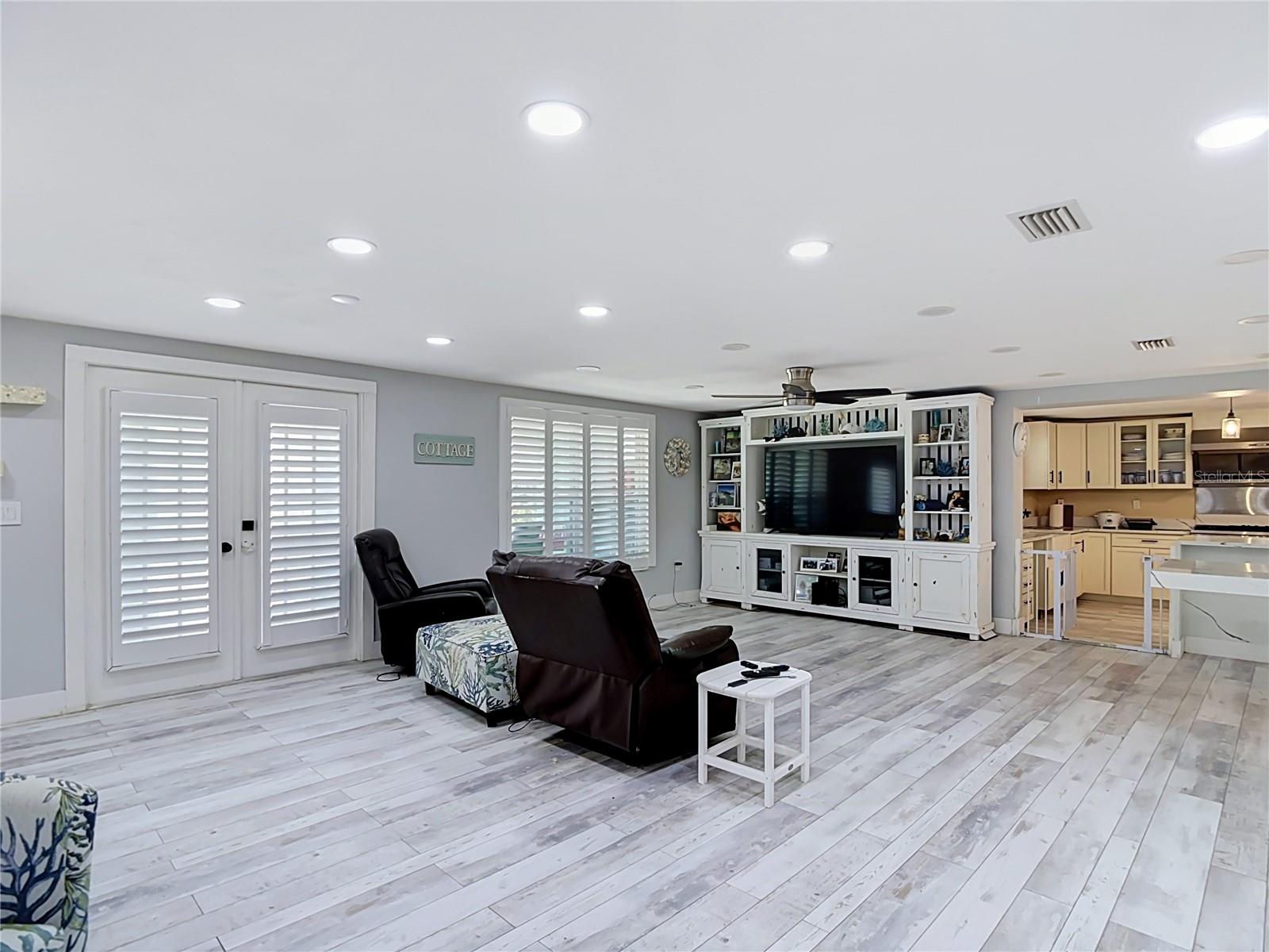 3516 FLORAMAR TER