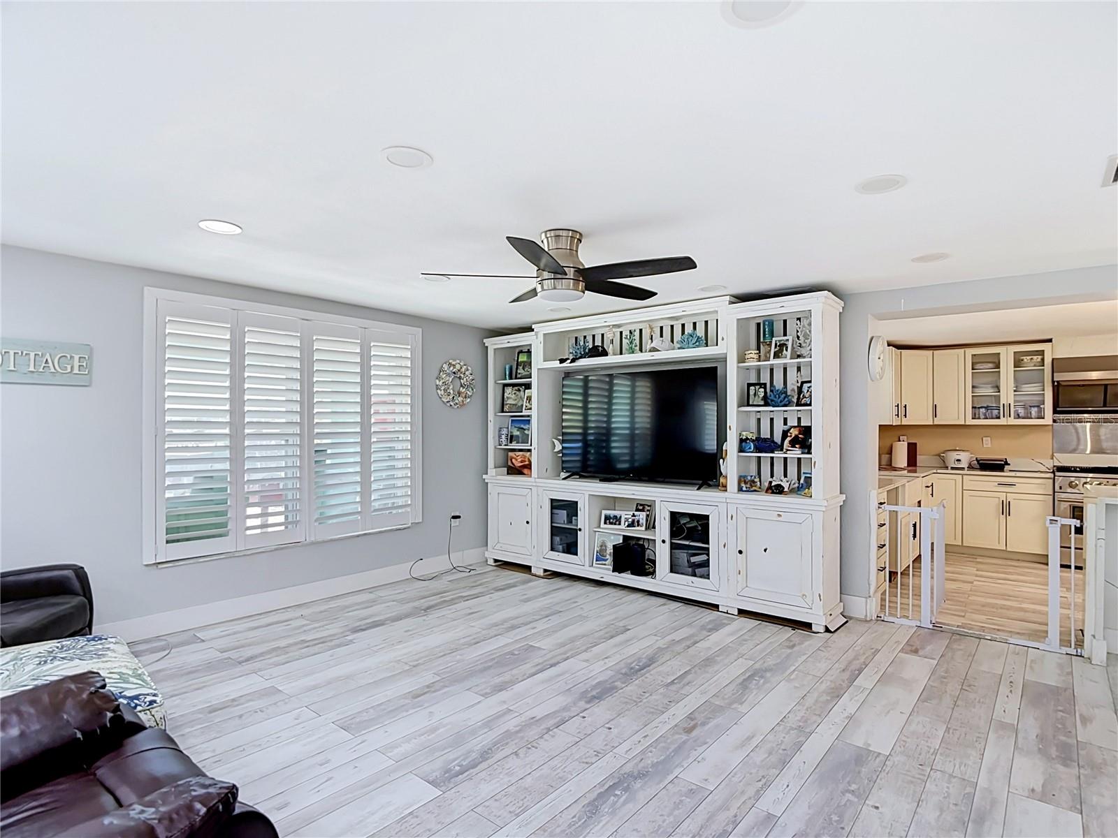 3516 FLORAMAR TER