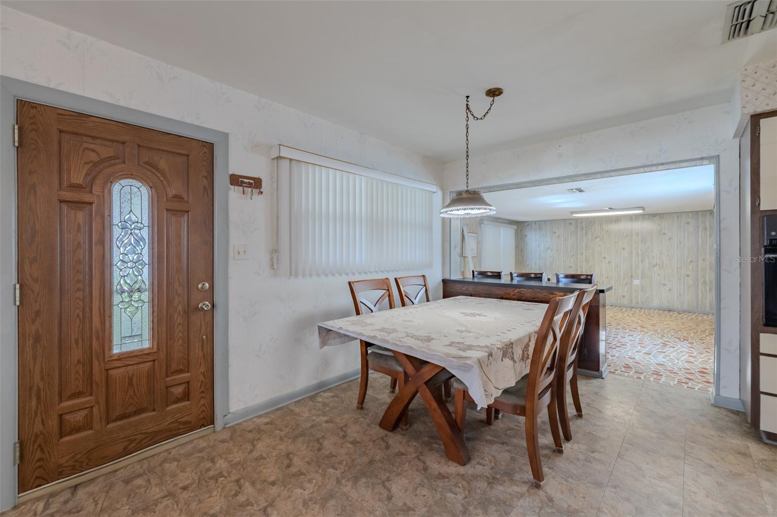 1205 W CAMELLIA DR