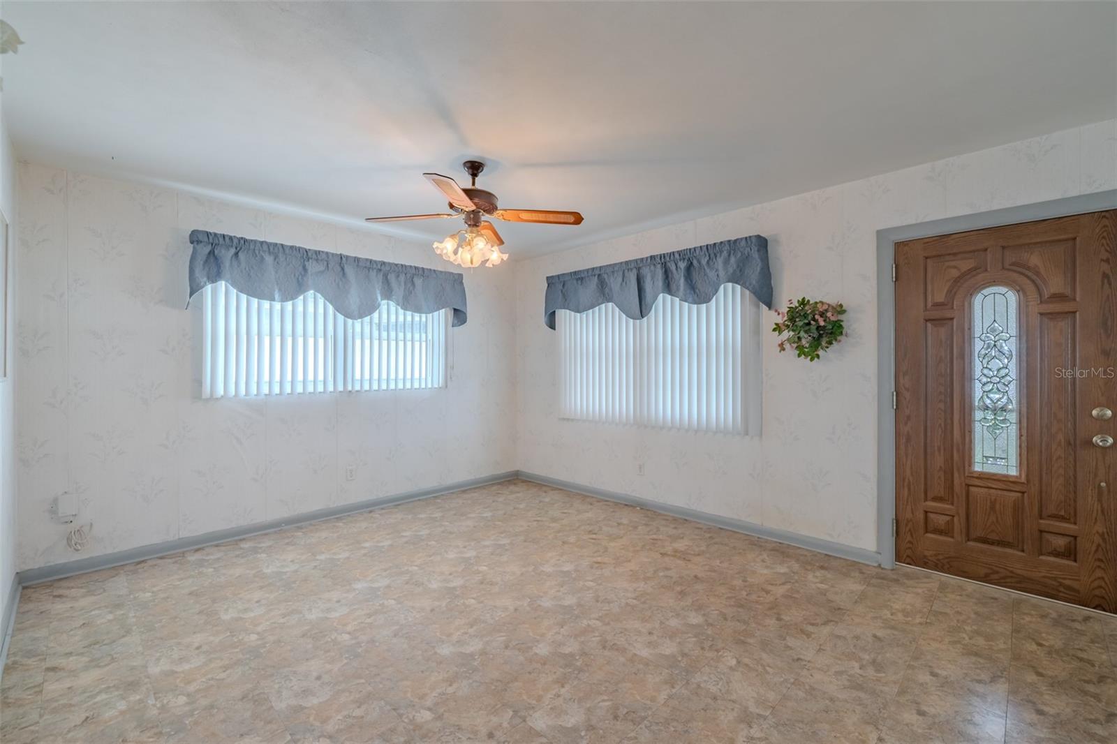 1205 W CAMELLIA DR