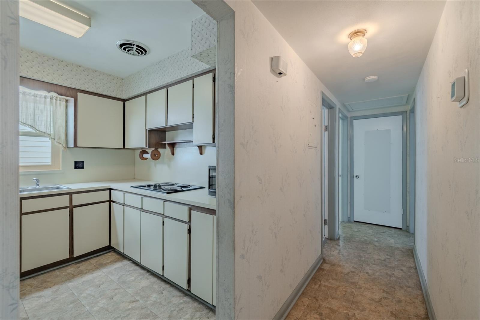1205 W CAMELLIA DR
