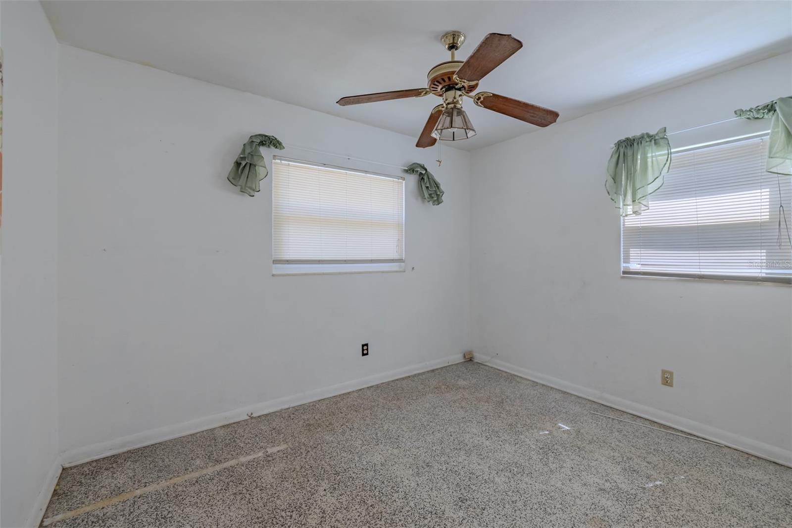 1205 W CAMELLIA DR