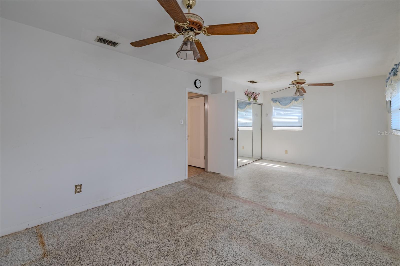 1205 W CAMELLIA DR