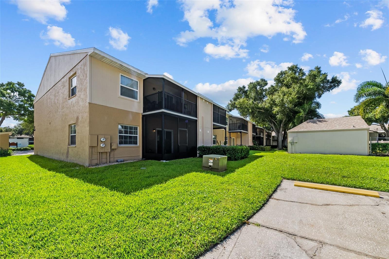 3810 OAK DR #N11
