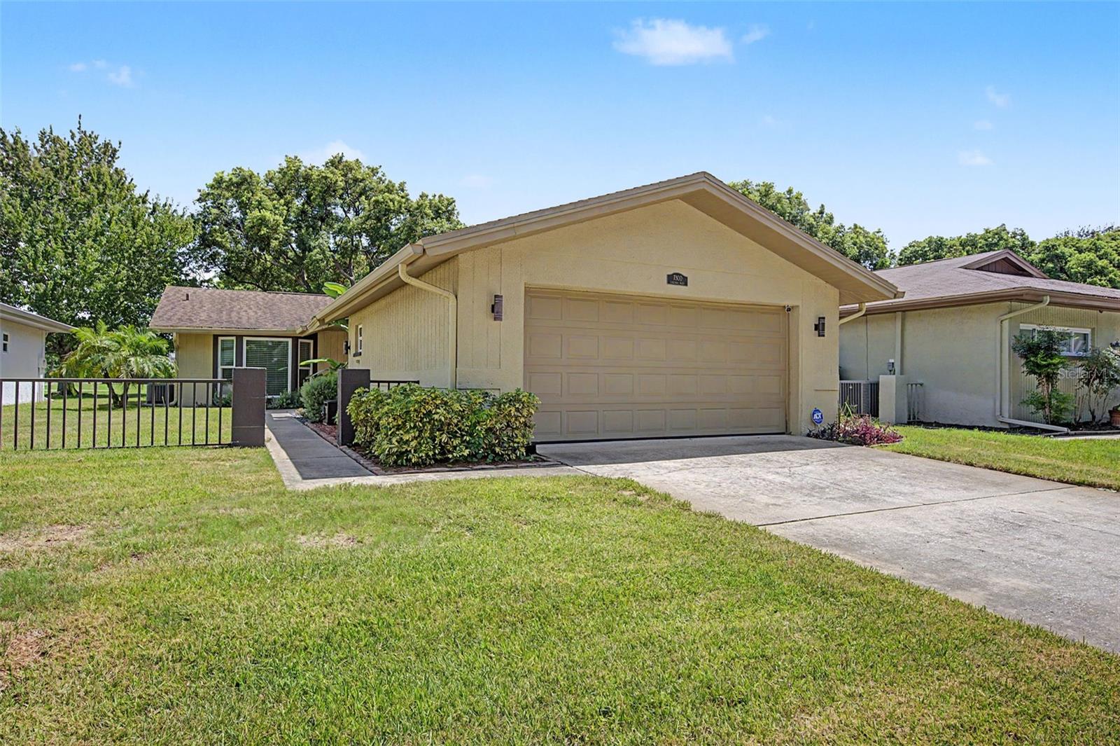 7800 FAIRLAWN DR