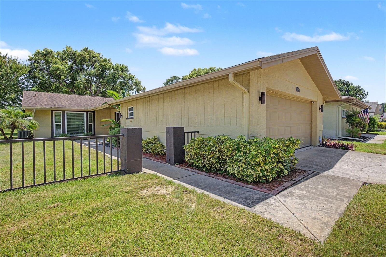 7800 FAIRLAWN DR