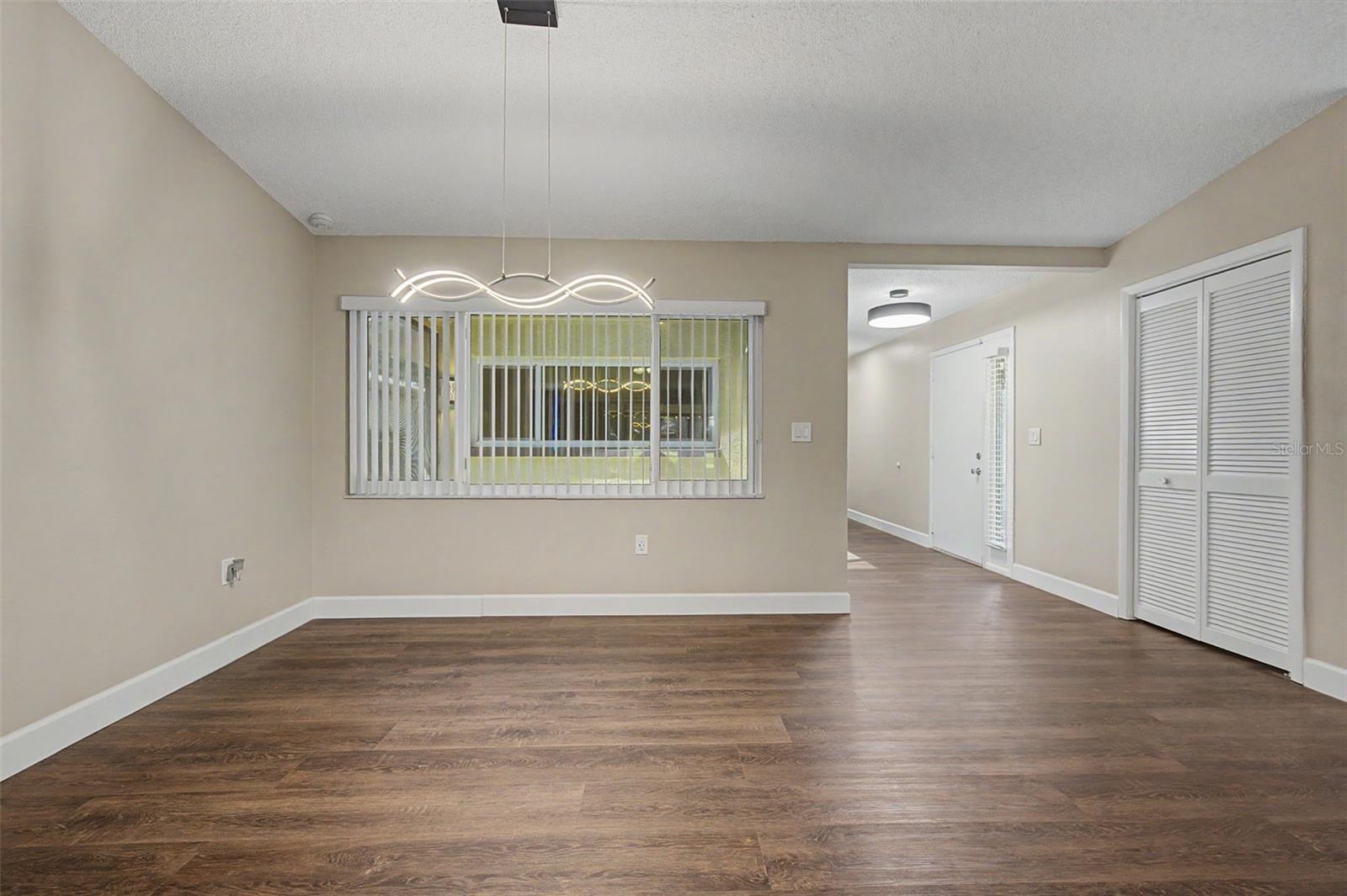 7800 FAIRLAWN DR