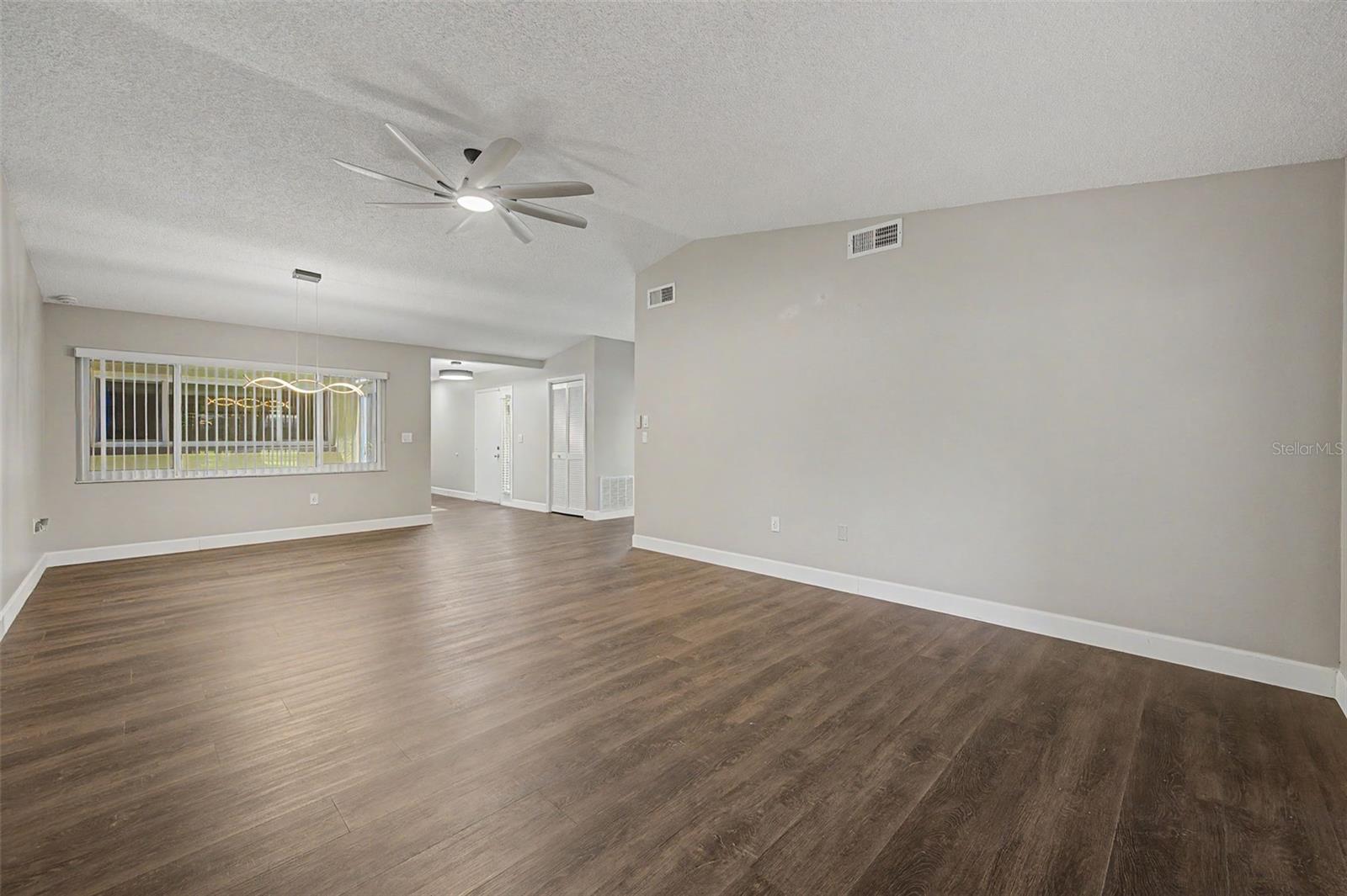 7800 FAIRLAWN DR