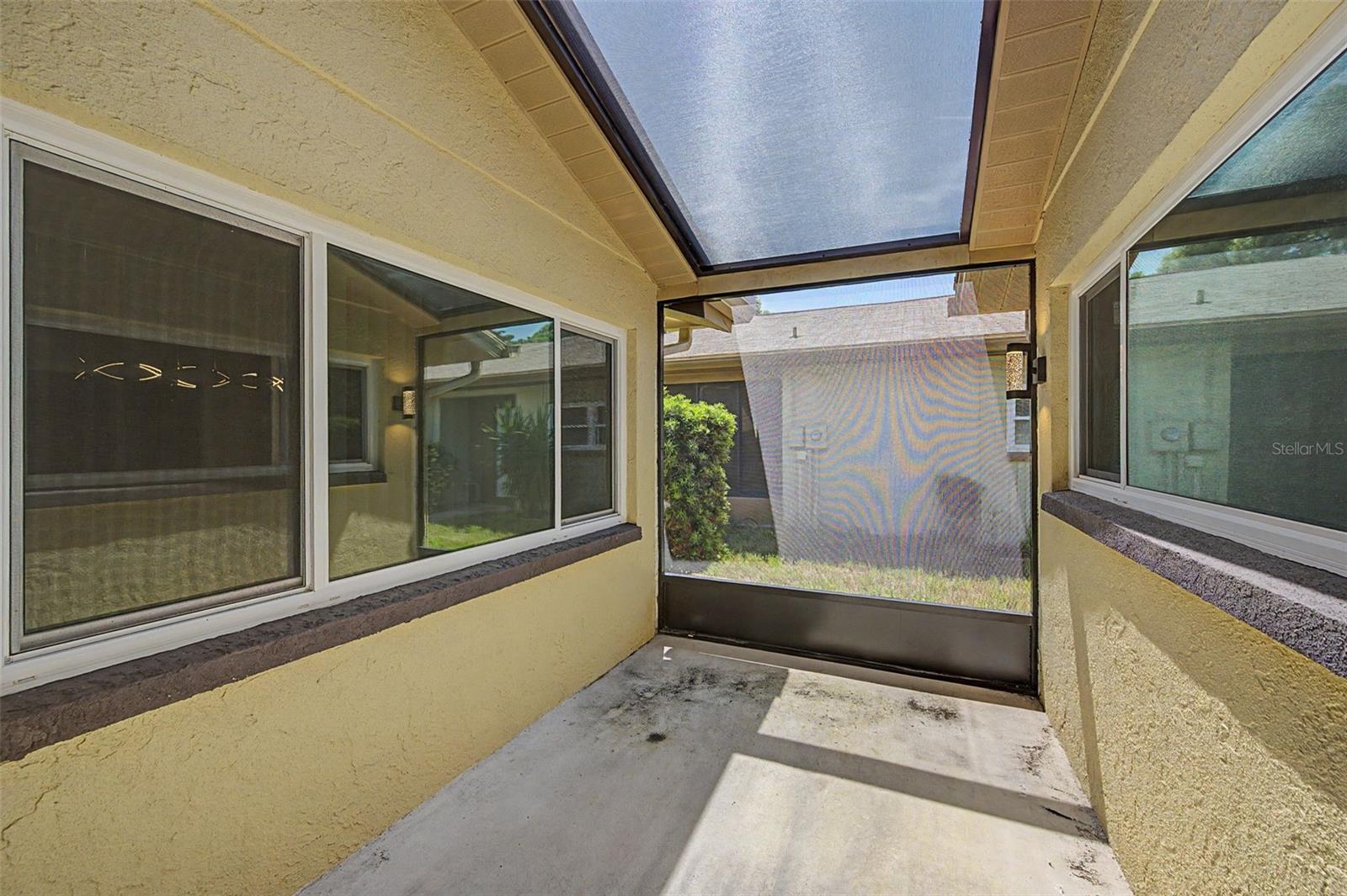 7800 FAIRLAWN DR