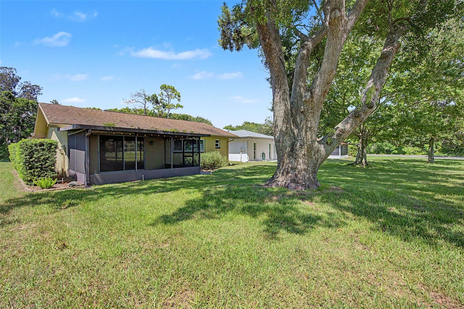 7800 FAIRLAWN DR