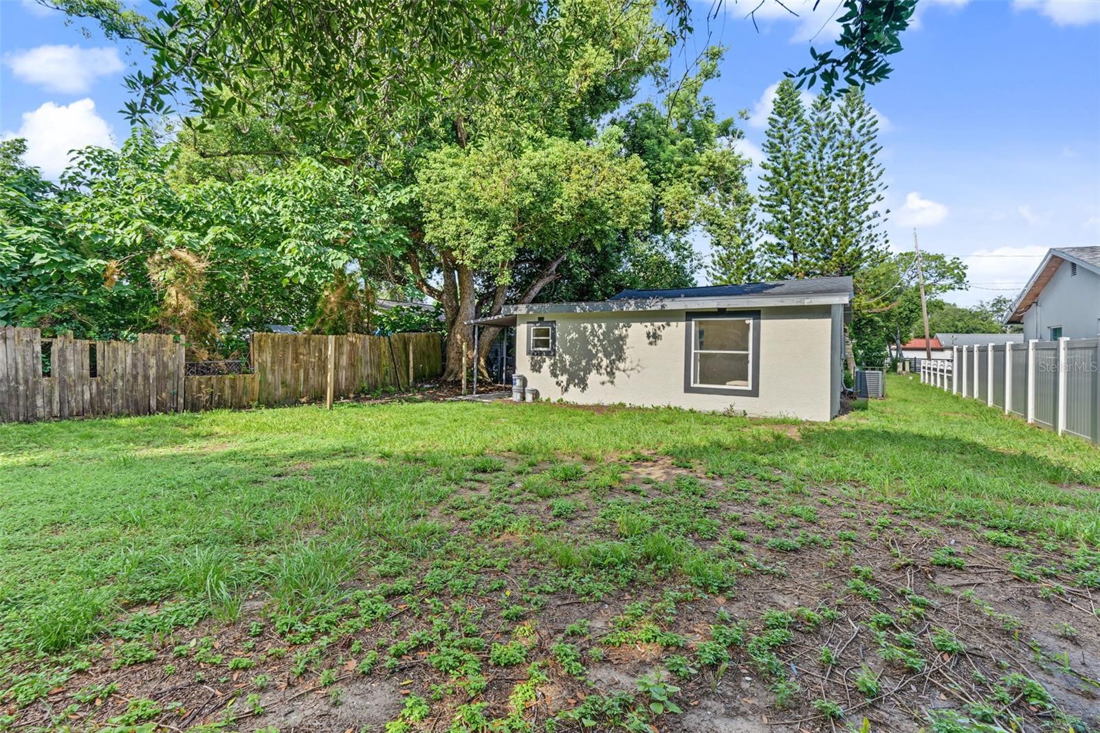 8713 N EDISON AVE
