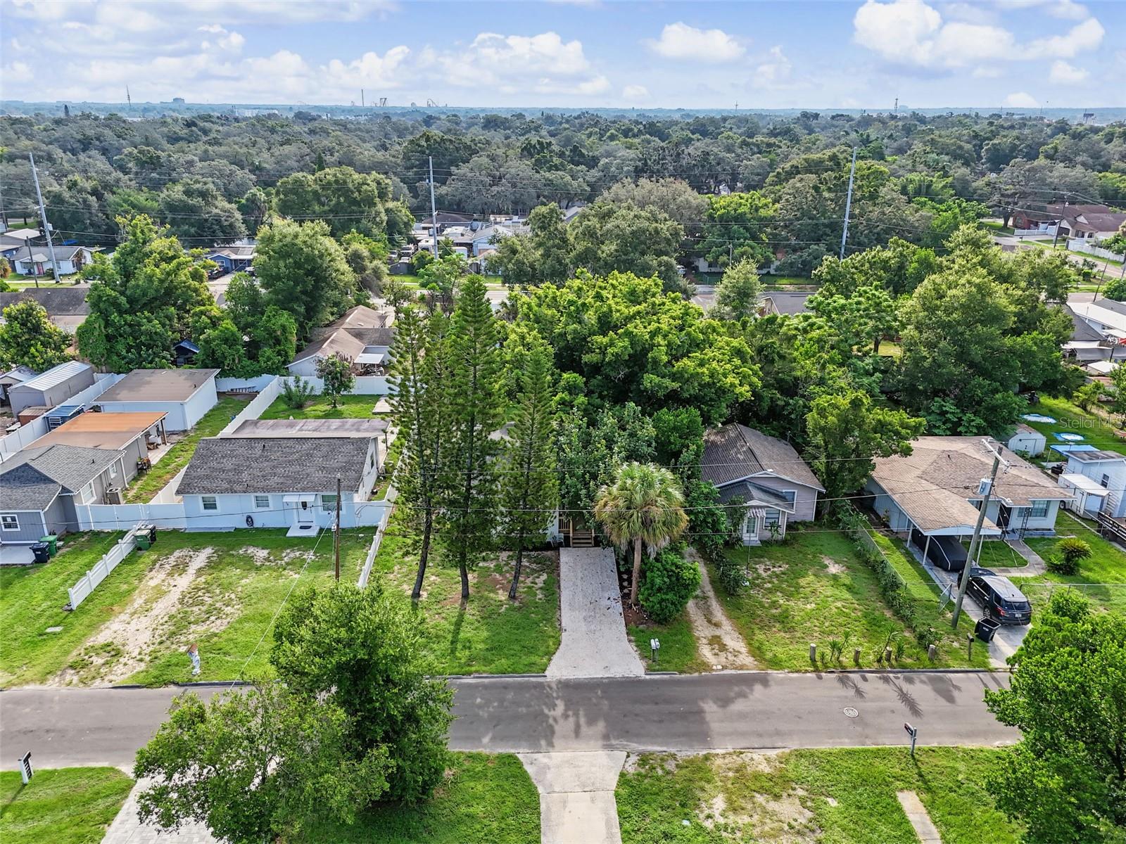 8713 N EDISON AVE