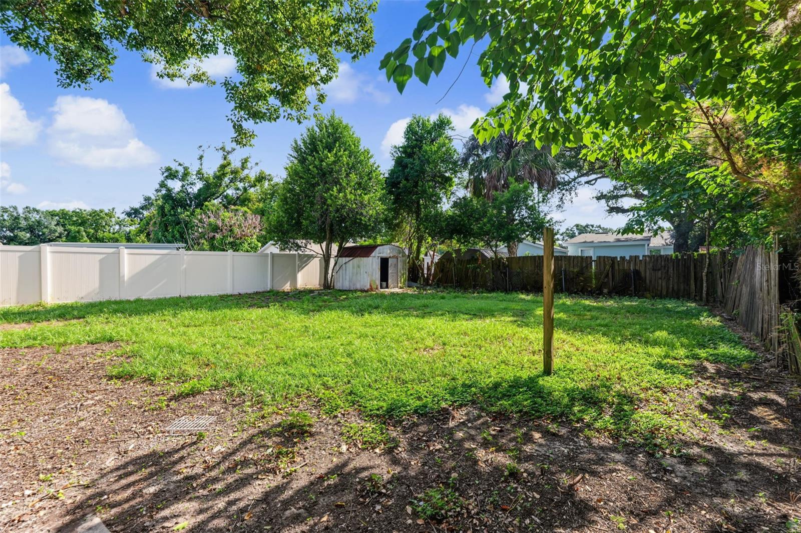 8713 N EDISON AVE
