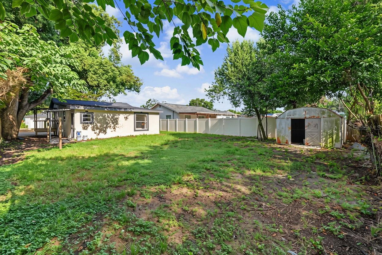 8713 N EDISON AVE
