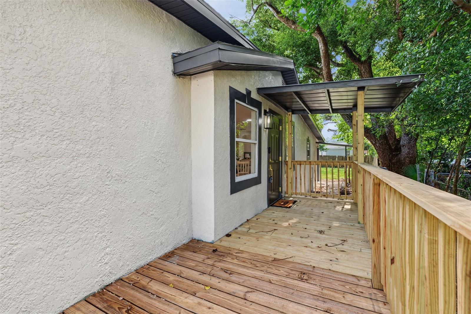 8713 N EDISON AVE