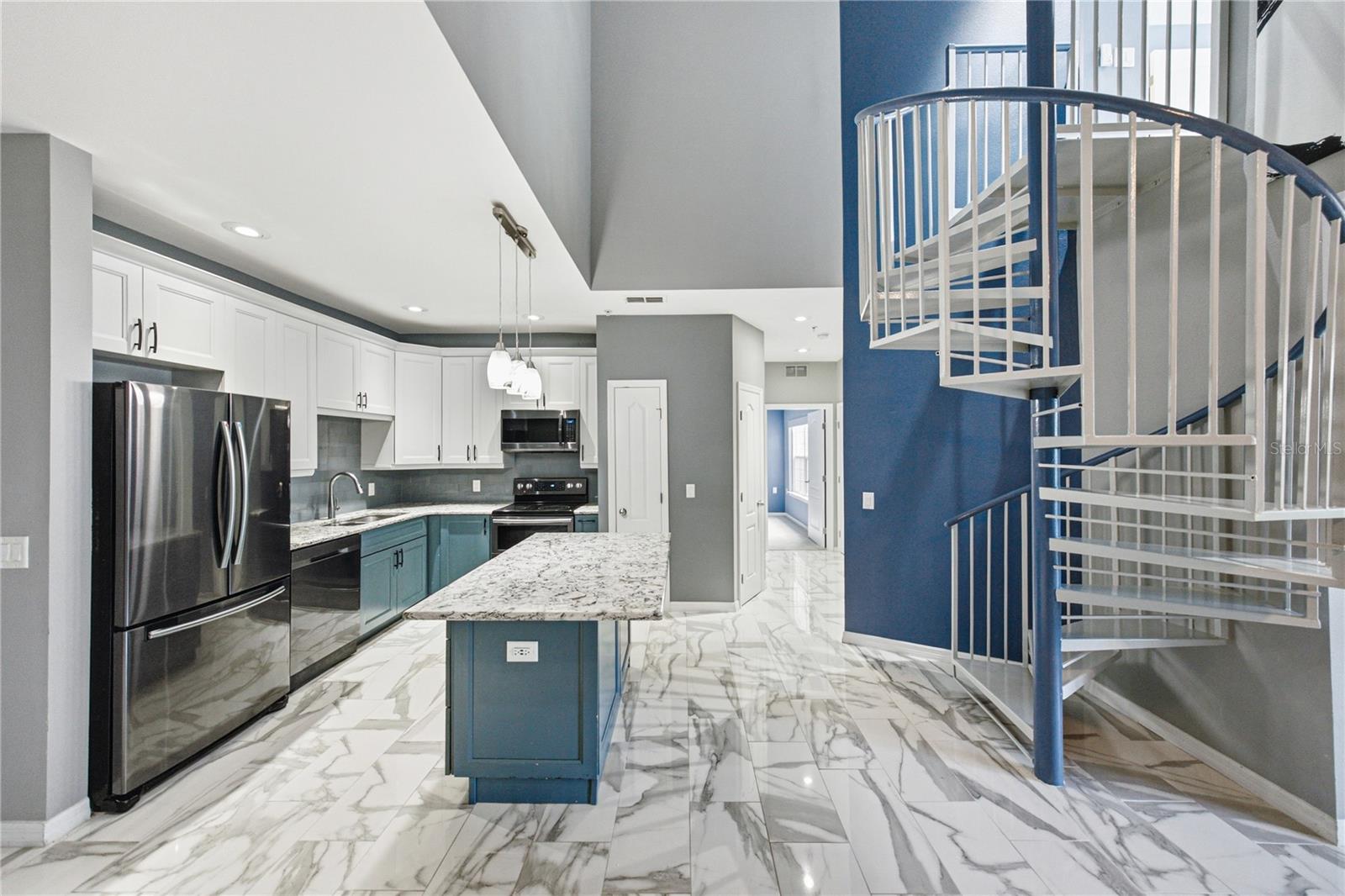 1640 VILLA CAPRI CIR #301