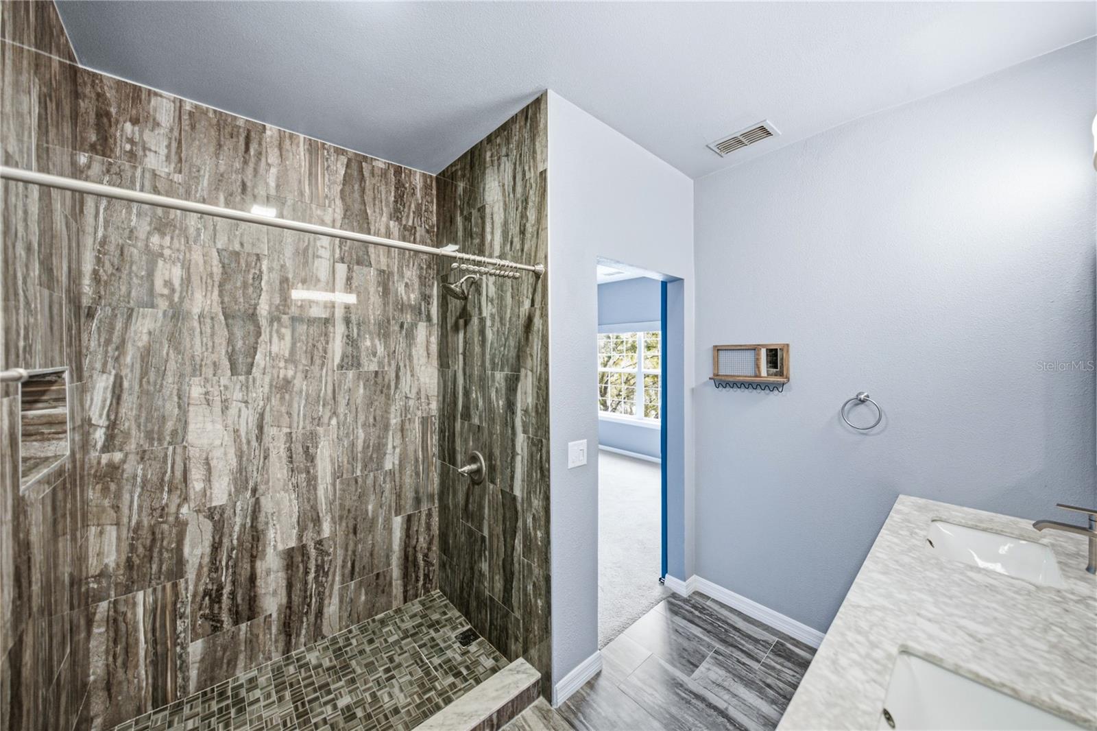 1640 VILLA CAPRI CIR #301