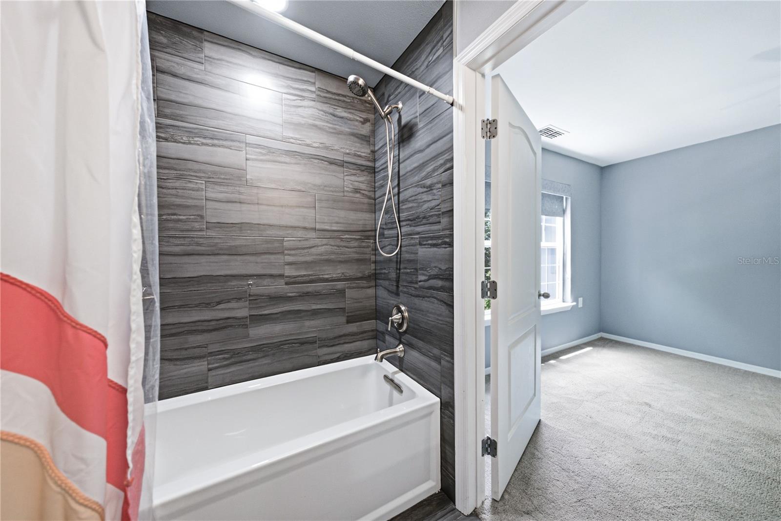 1640 VILLA CAPRI CIR #301