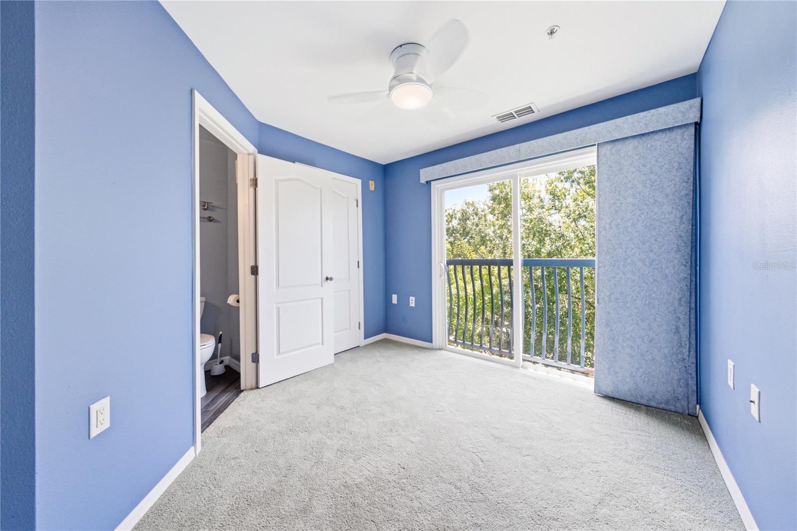1640 VILLA CAPRI CIR #301