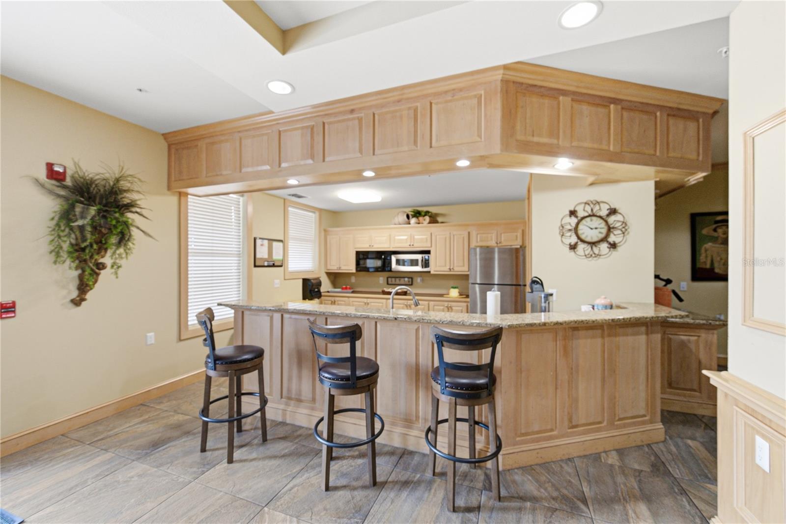1640 VILLA CAPRI CIR #301