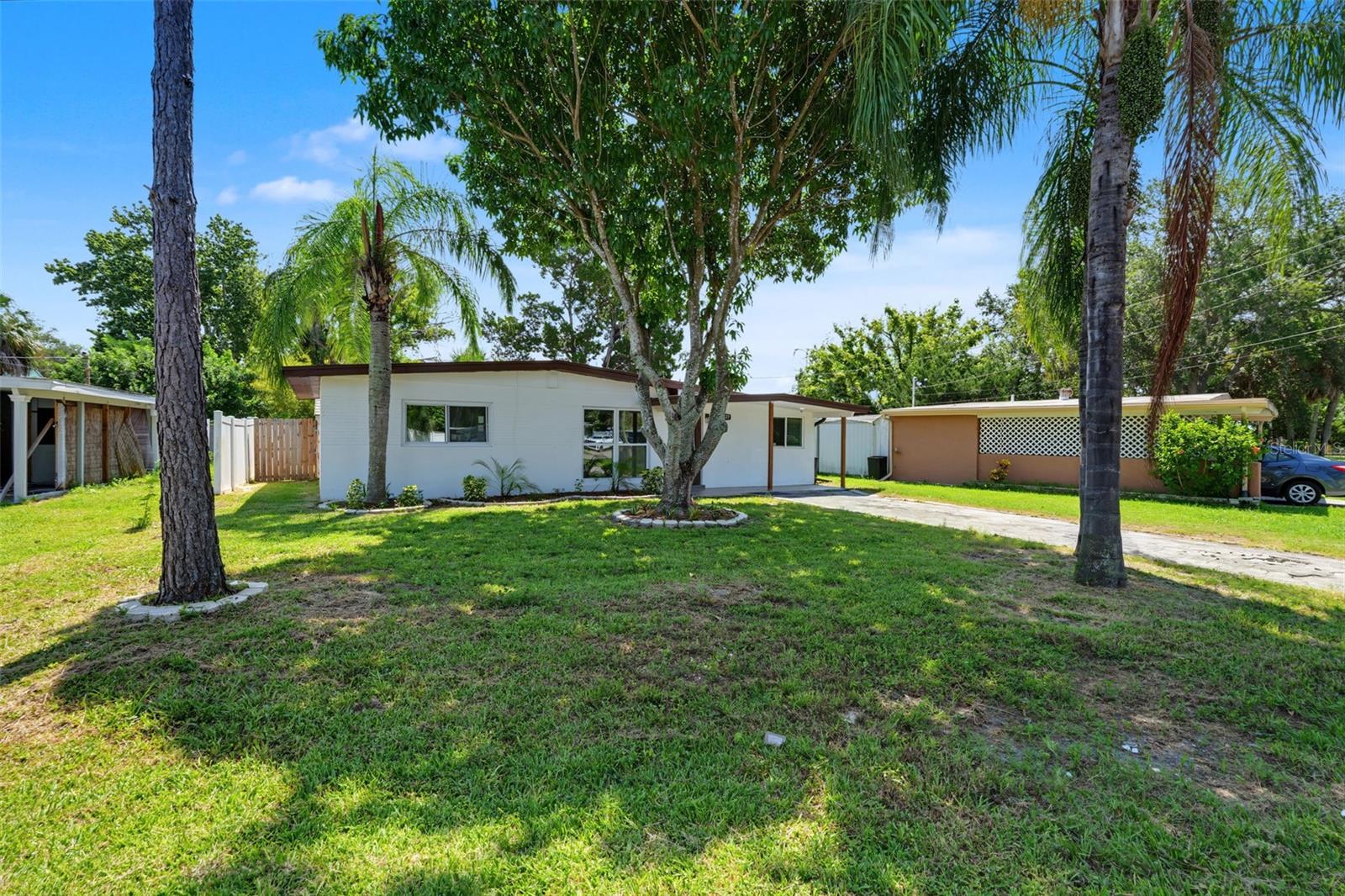 7377 ROYAL PALM DR