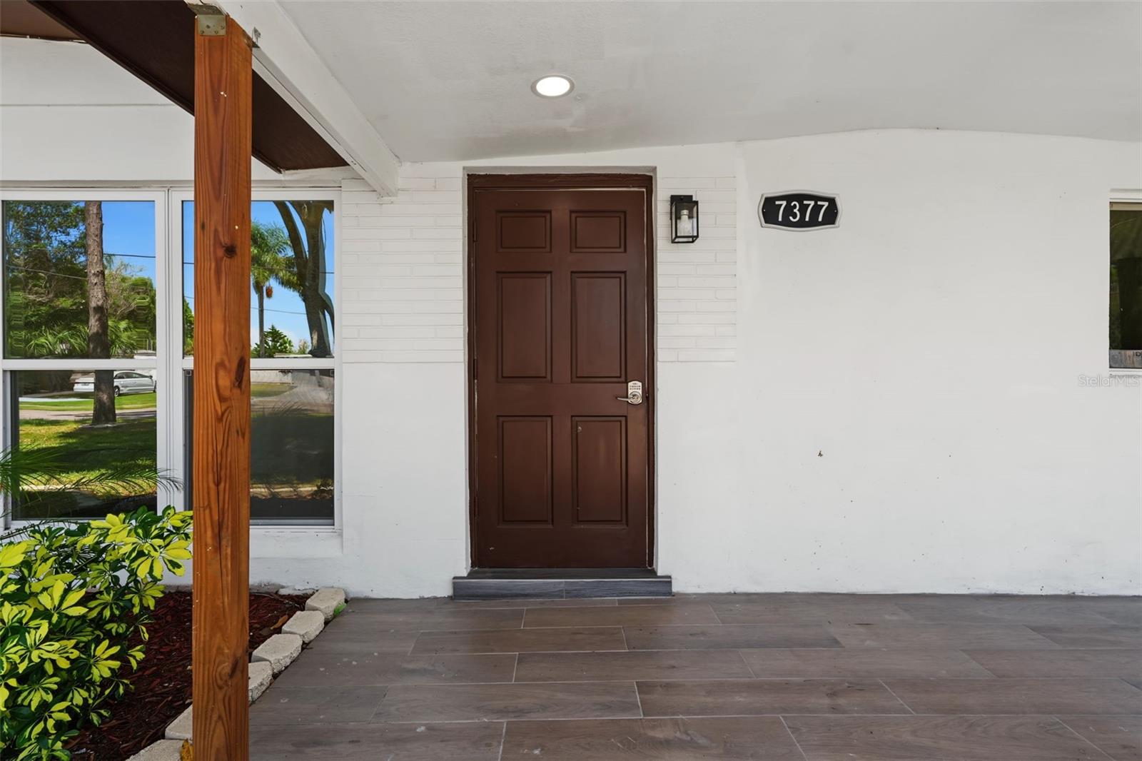 7377 ROYAL PALM DR