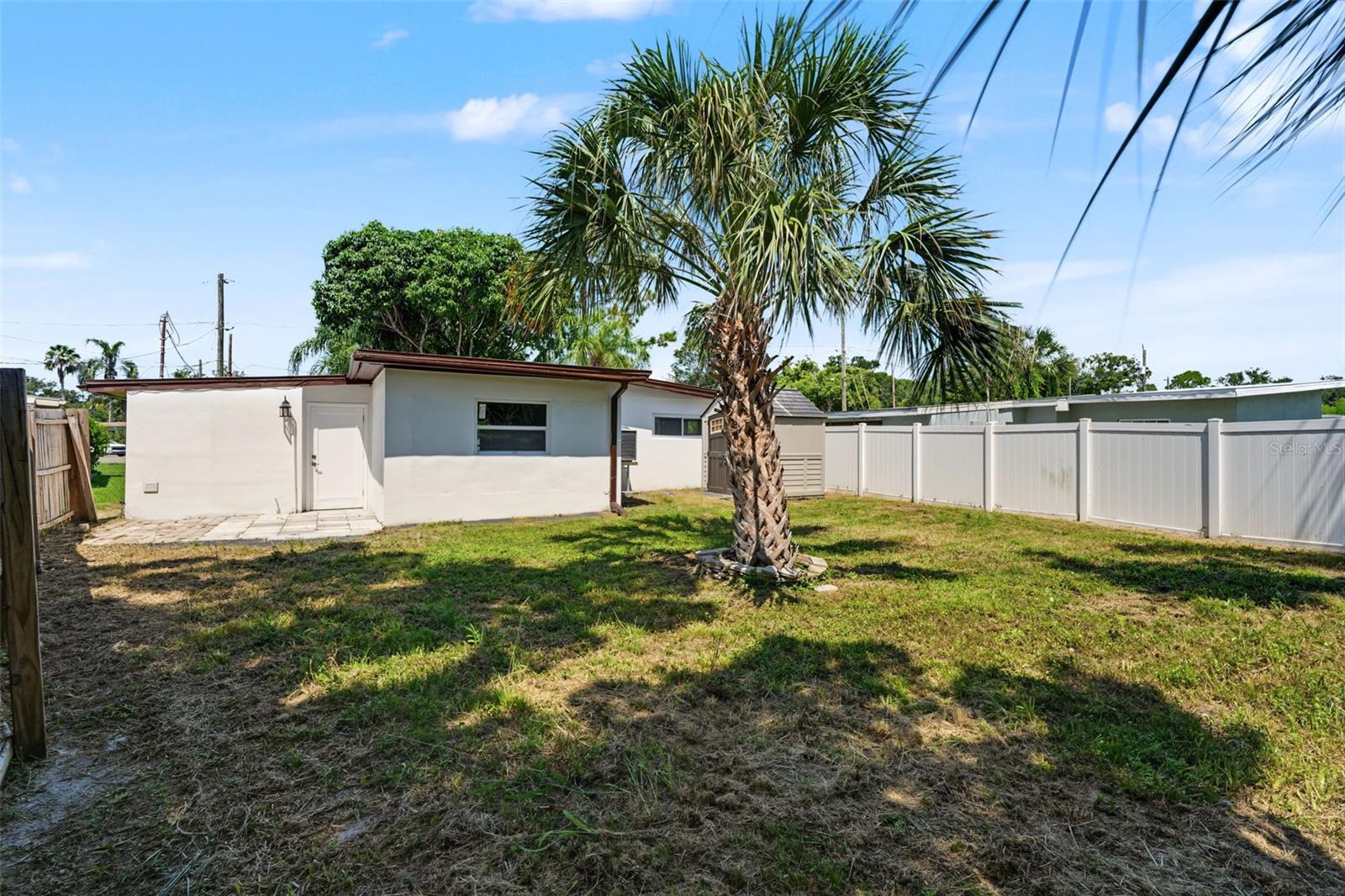 7377 ROYAL PALM DR