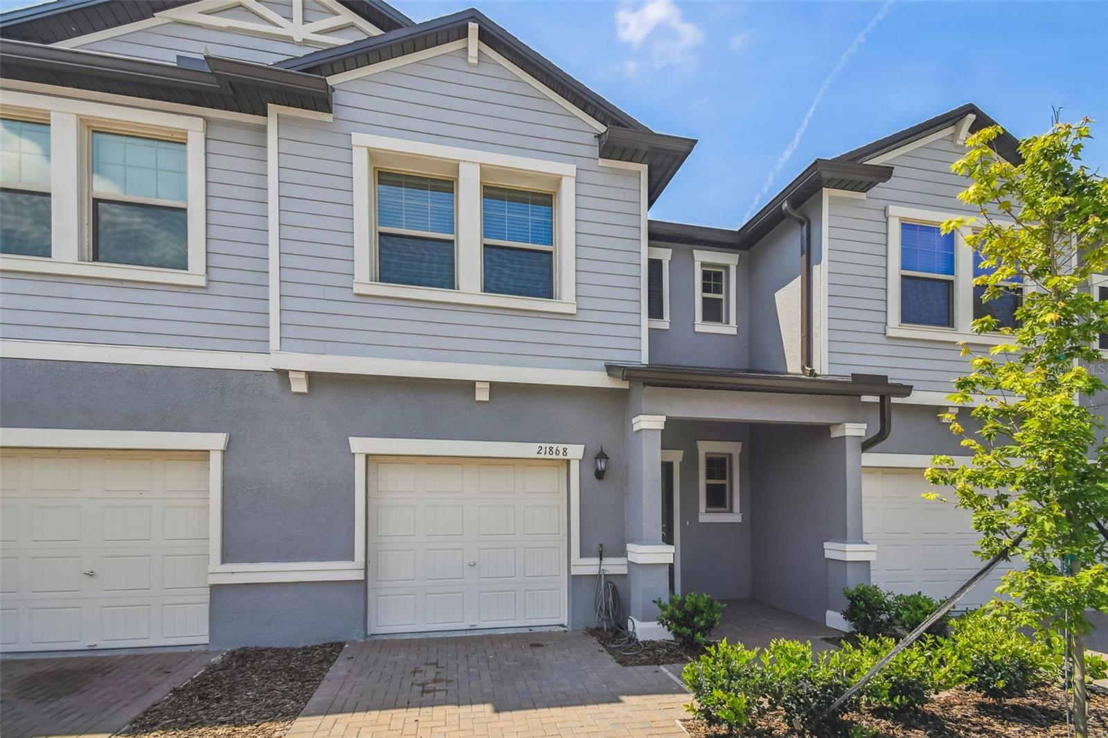 21868 LYONIA LN
