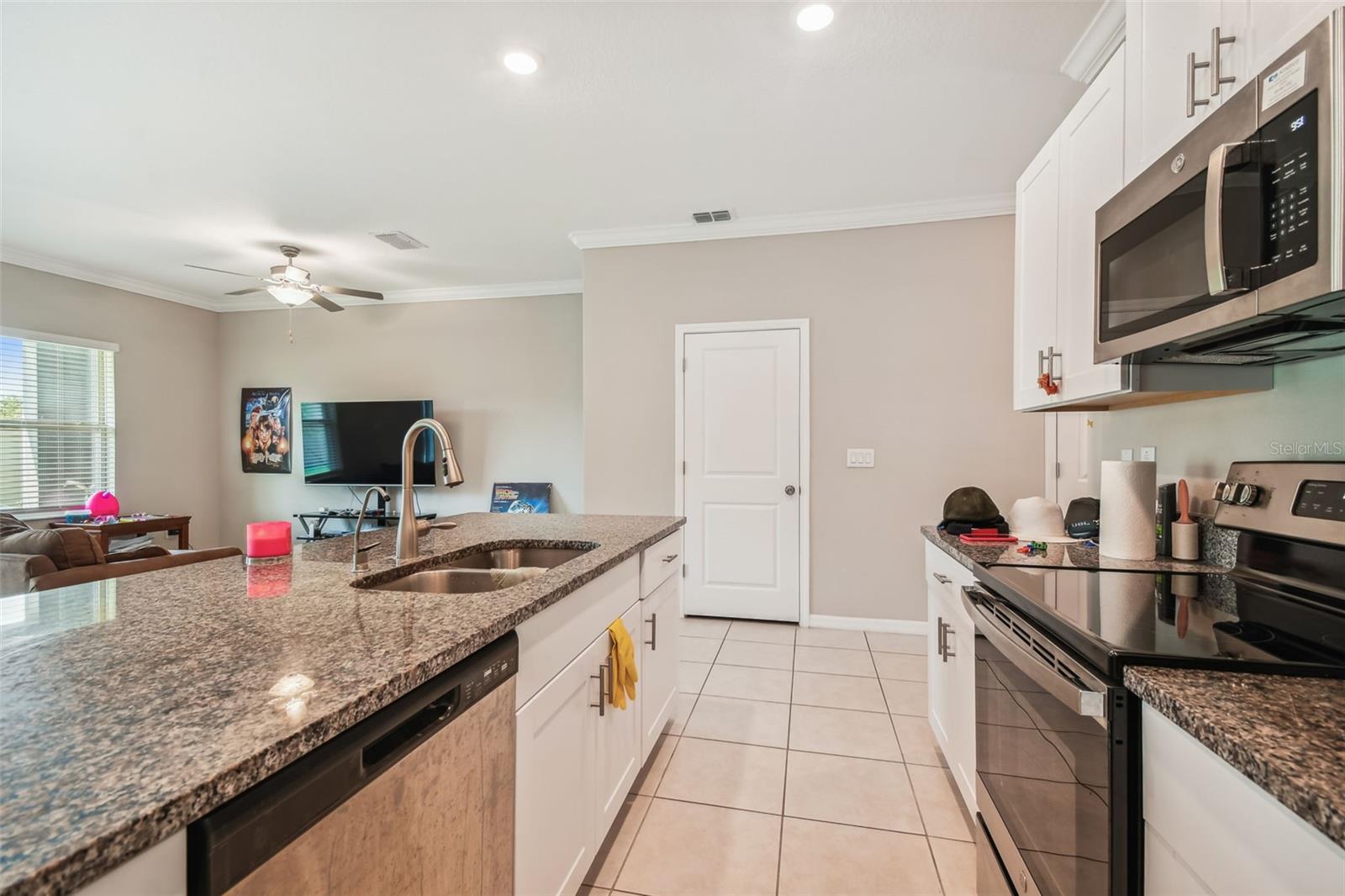 21868 LYONIA LN