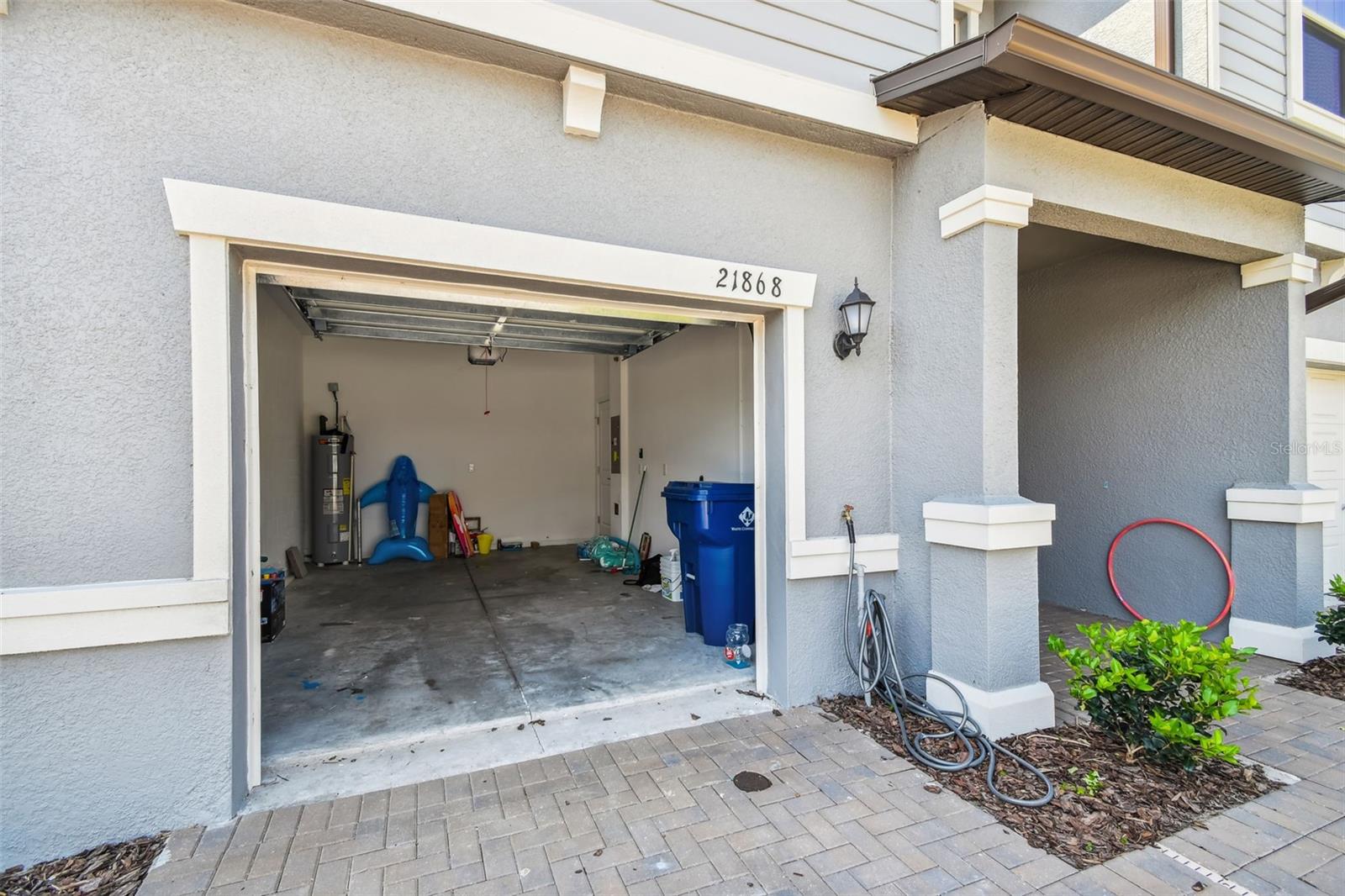 21868 LYONIA LN