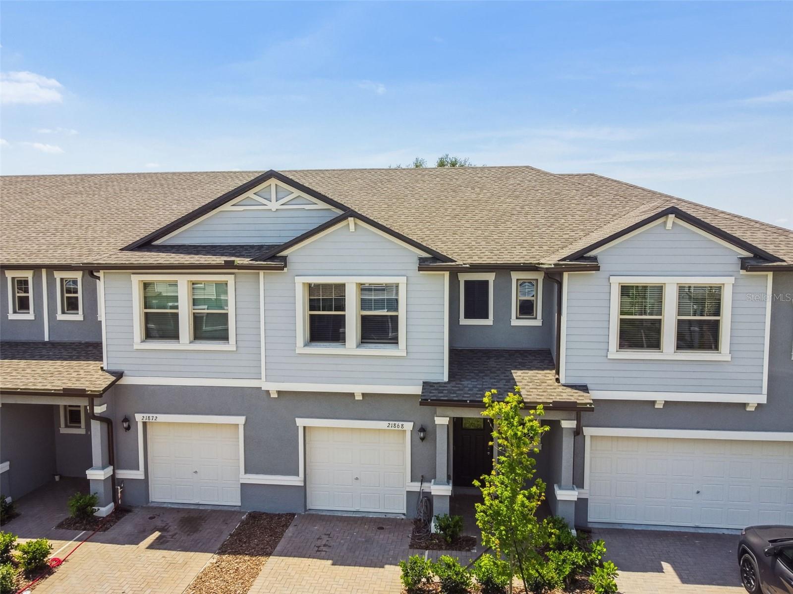 21868 LYONIA LN