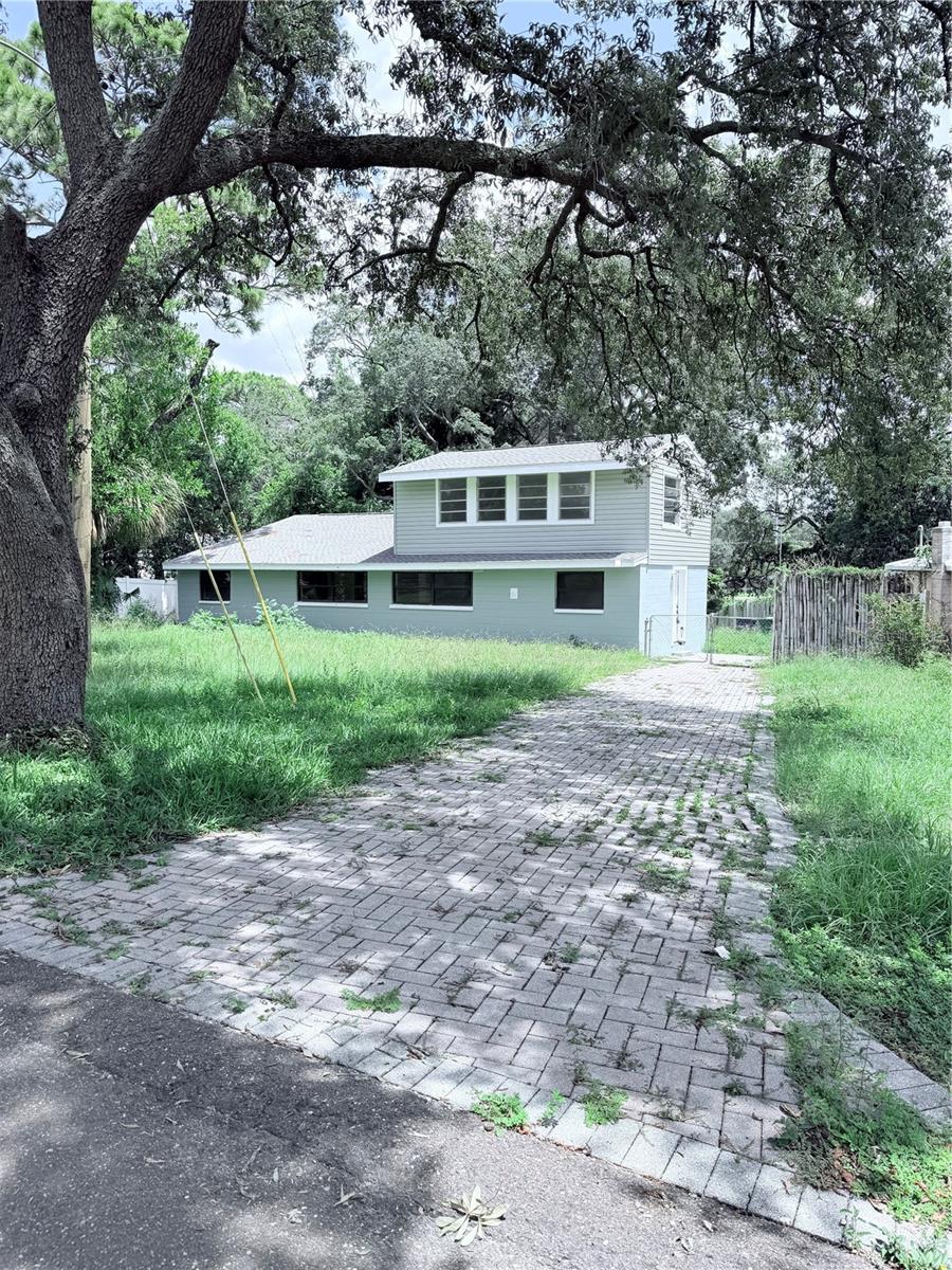 10801 N EDISON AVE