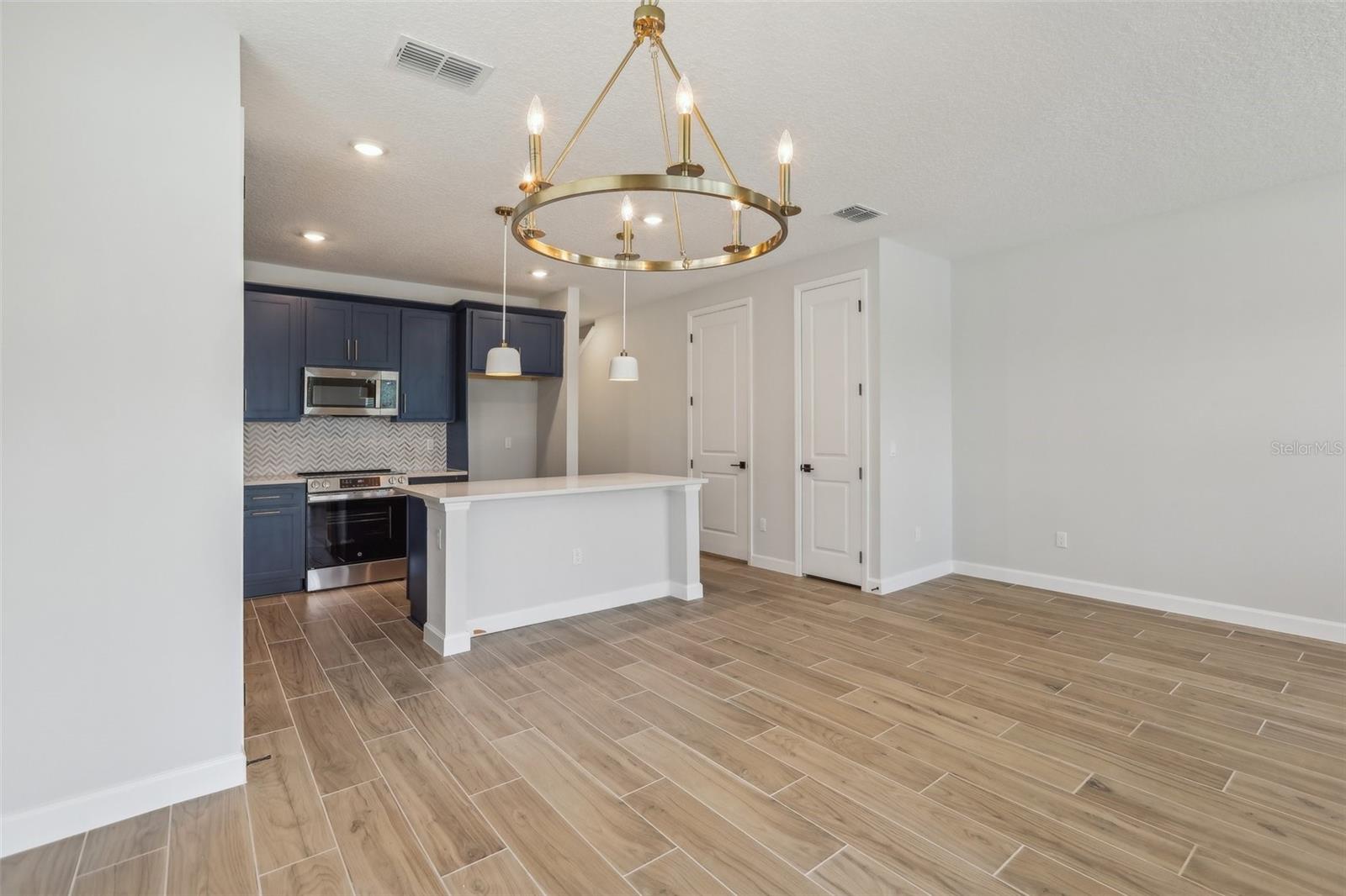 7324 DEER VALLEY CIRCLE