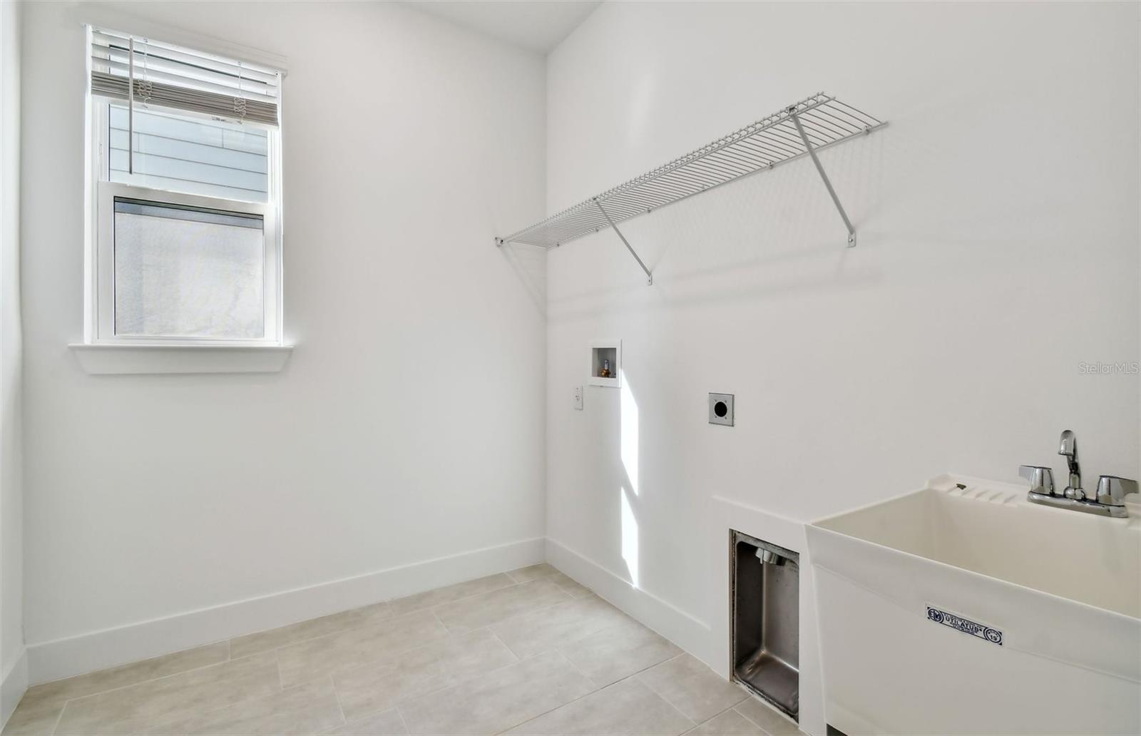 6659 BLAZING SPIRIT ST