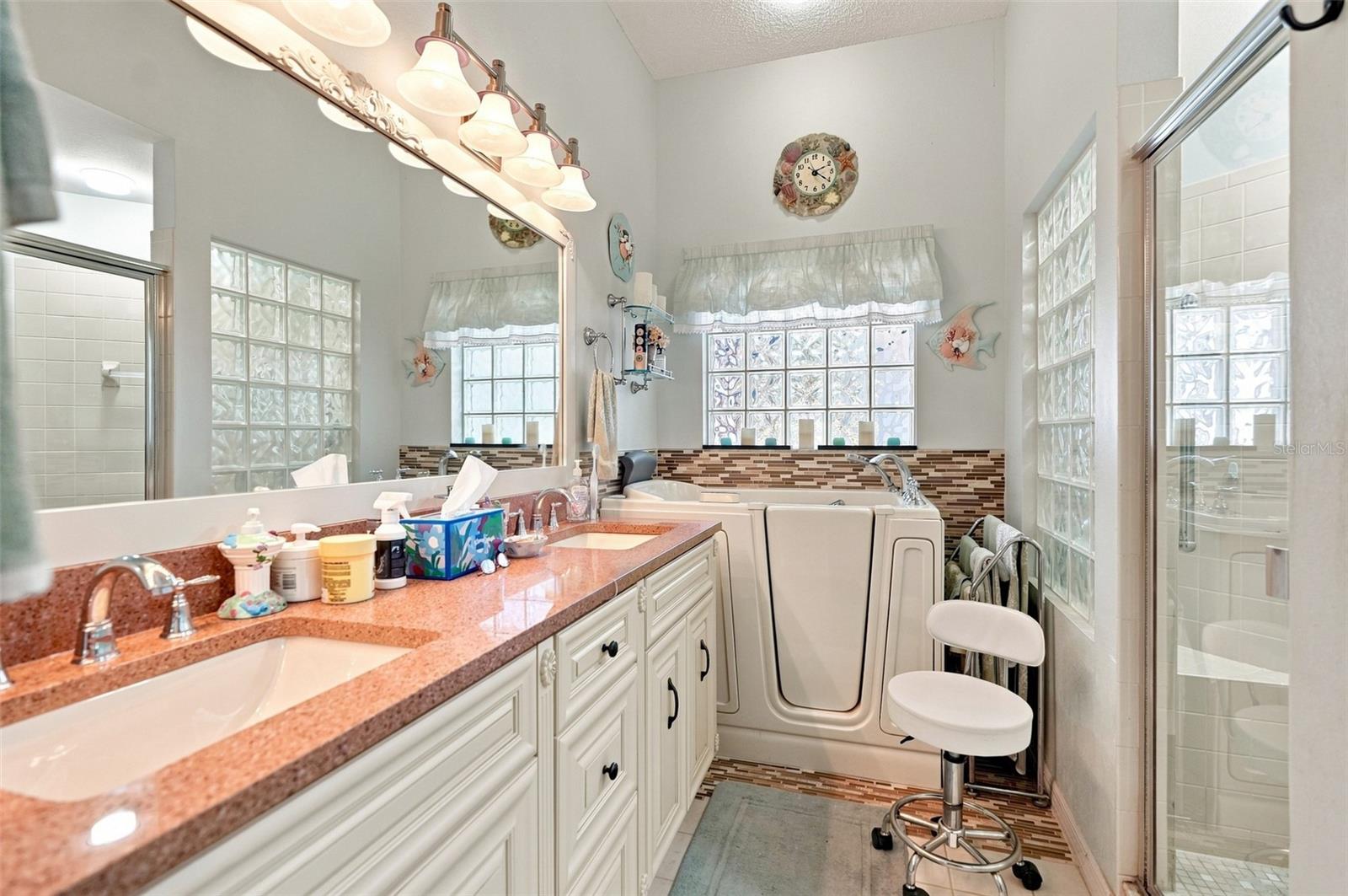 9239 TURNBERRY CT