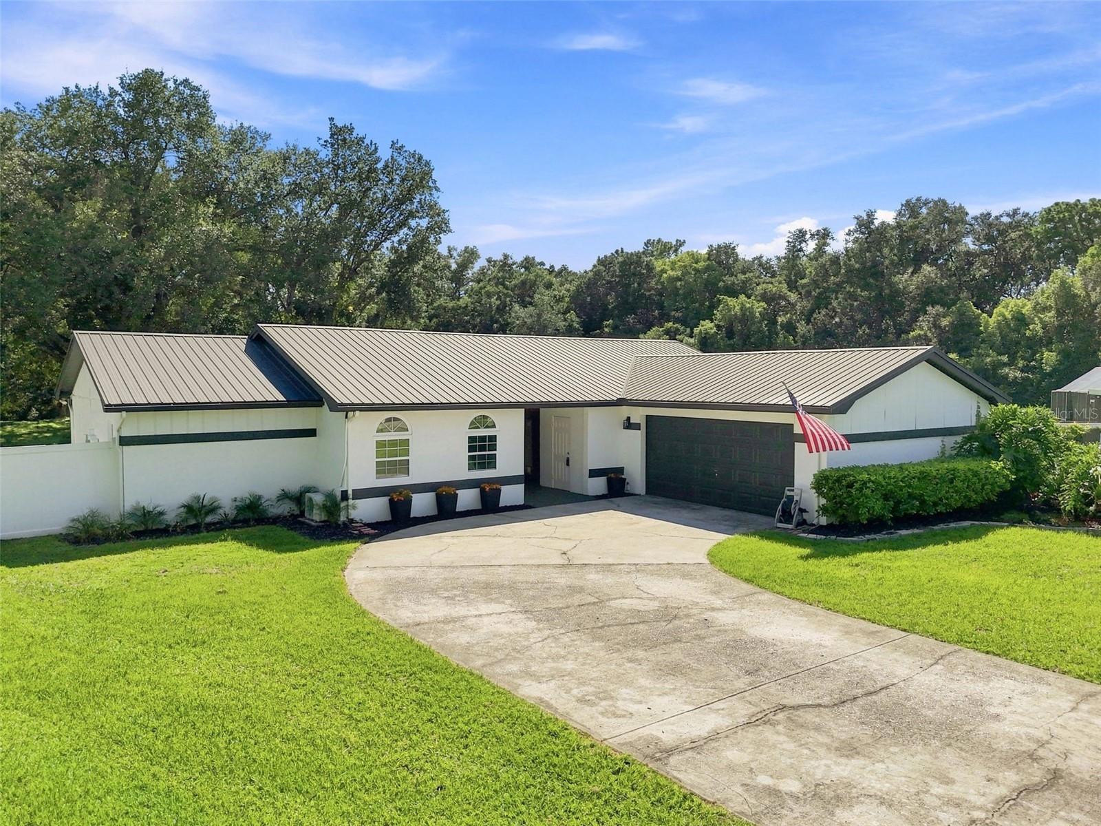 7233 Woodbrook Dr, Tampa