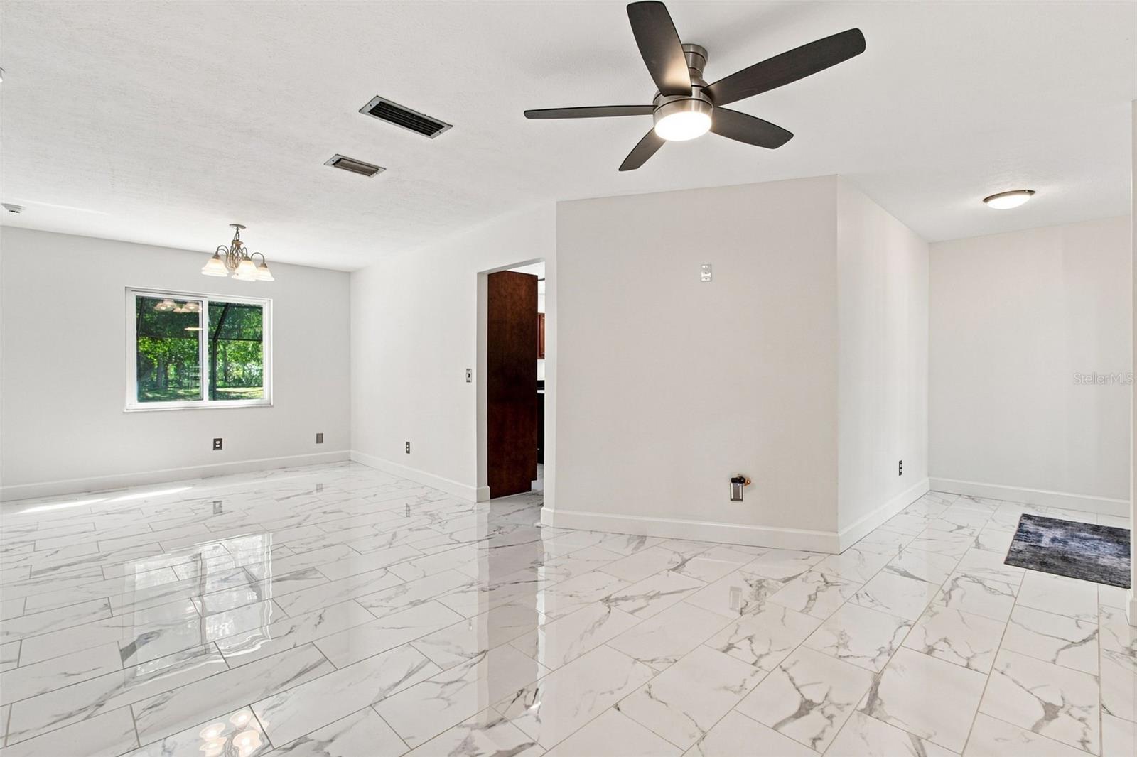 7233 WOODBROOK DR