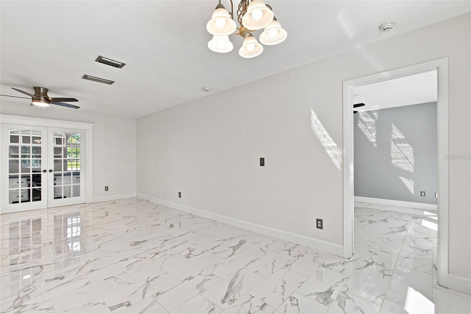 7233 WOODBROOK DR