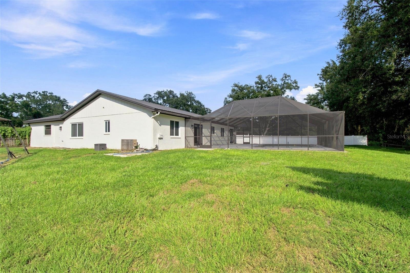 7233 WOODBROOK DR