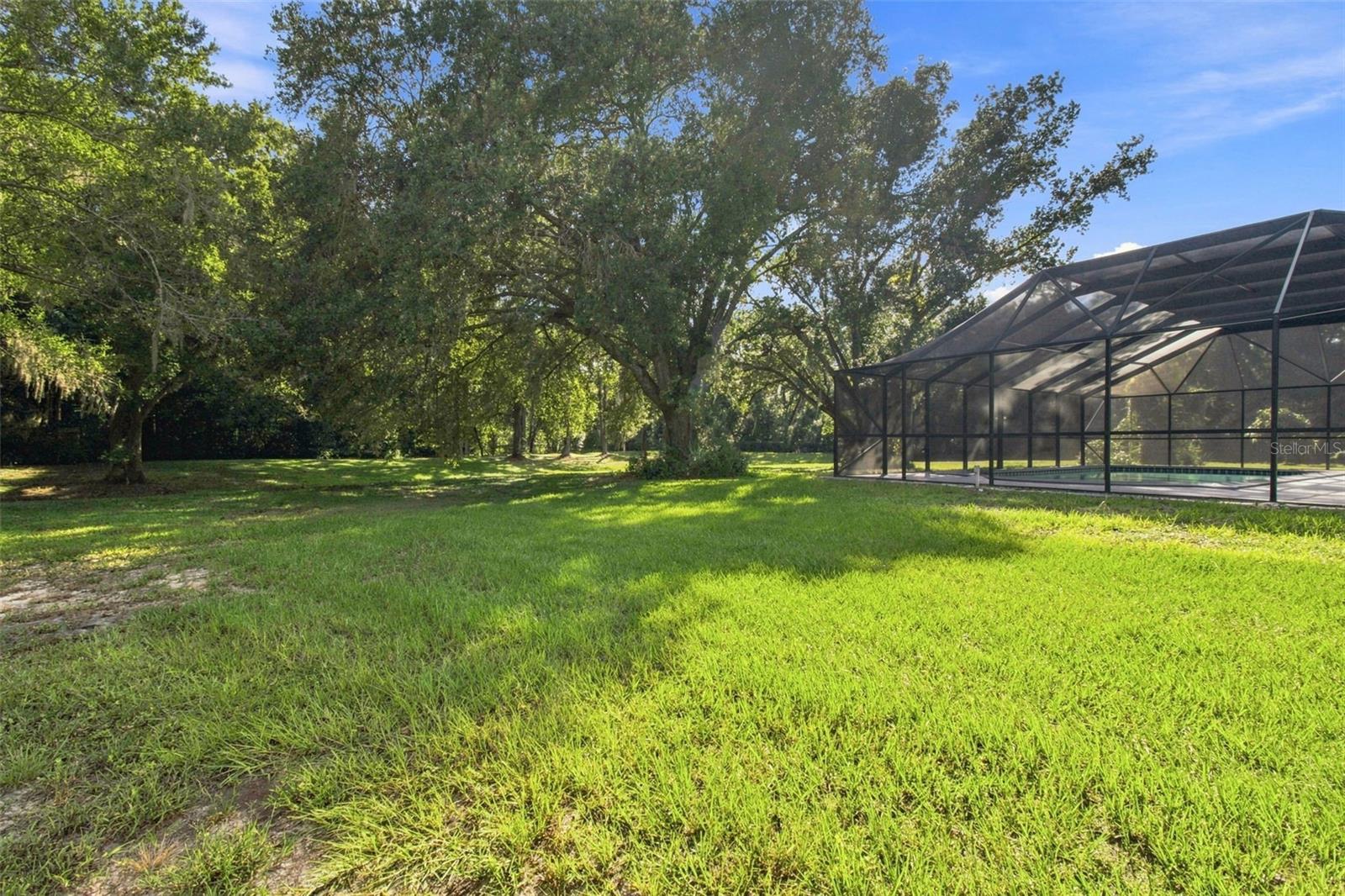 7233 WOODBROOK DR