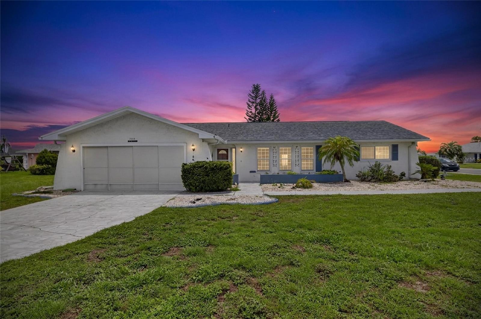 1743 Coco Palm Cir, Sun City Center