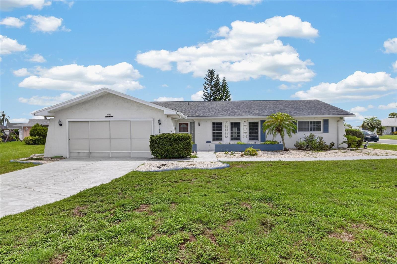 1743 COCO PALM CIR