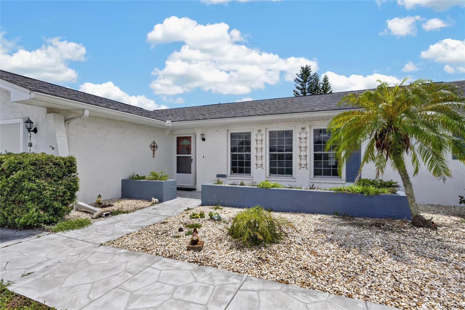 1743 COCO PALM CIR