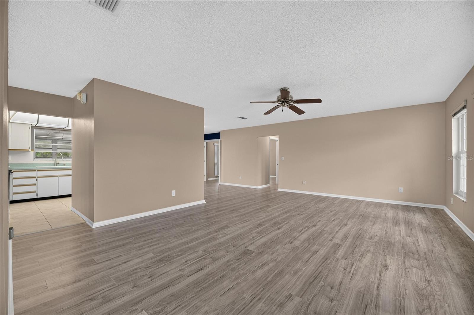 1743 COCO PALM CIR