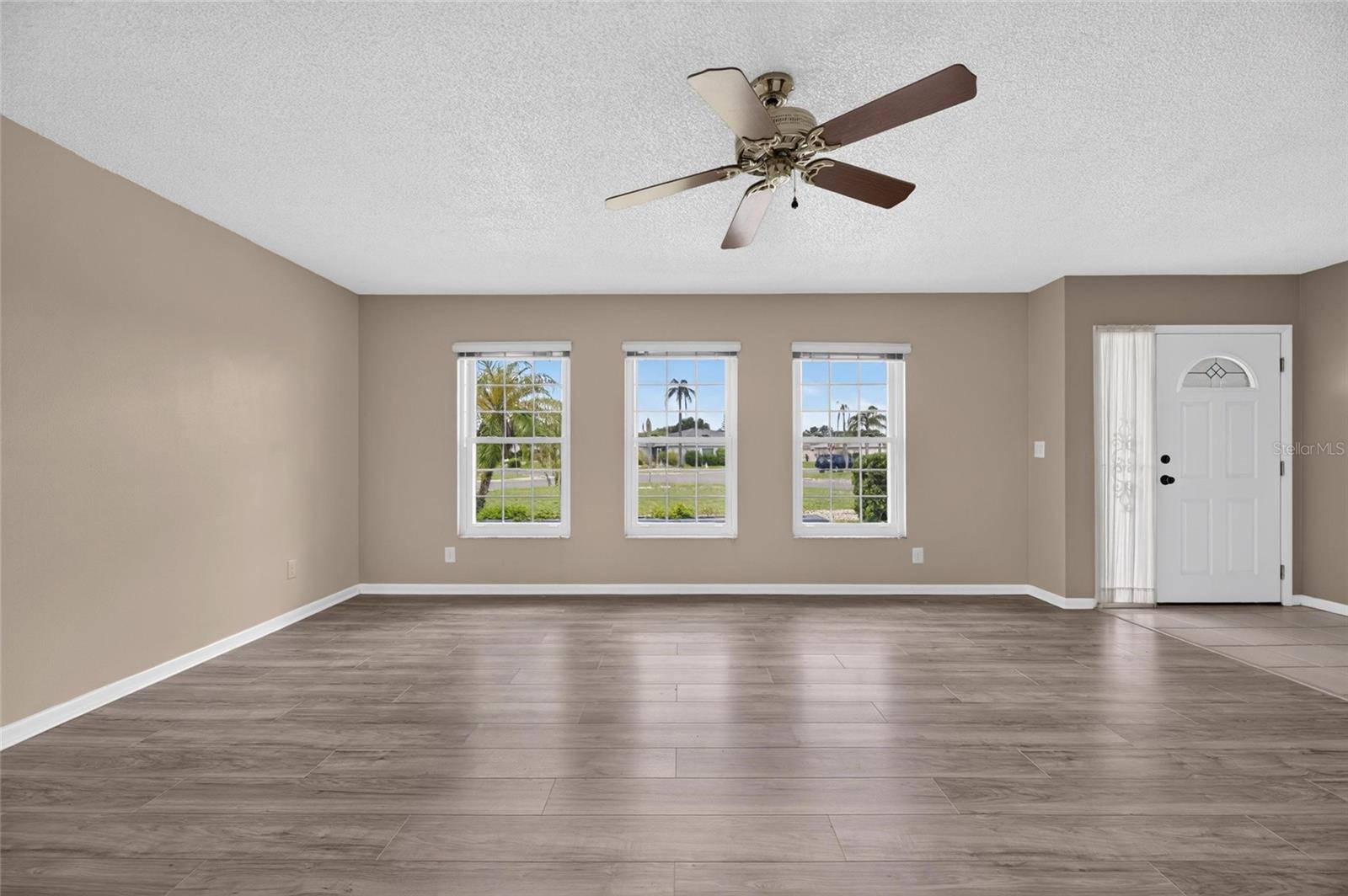 1743 COCO PALM CIR